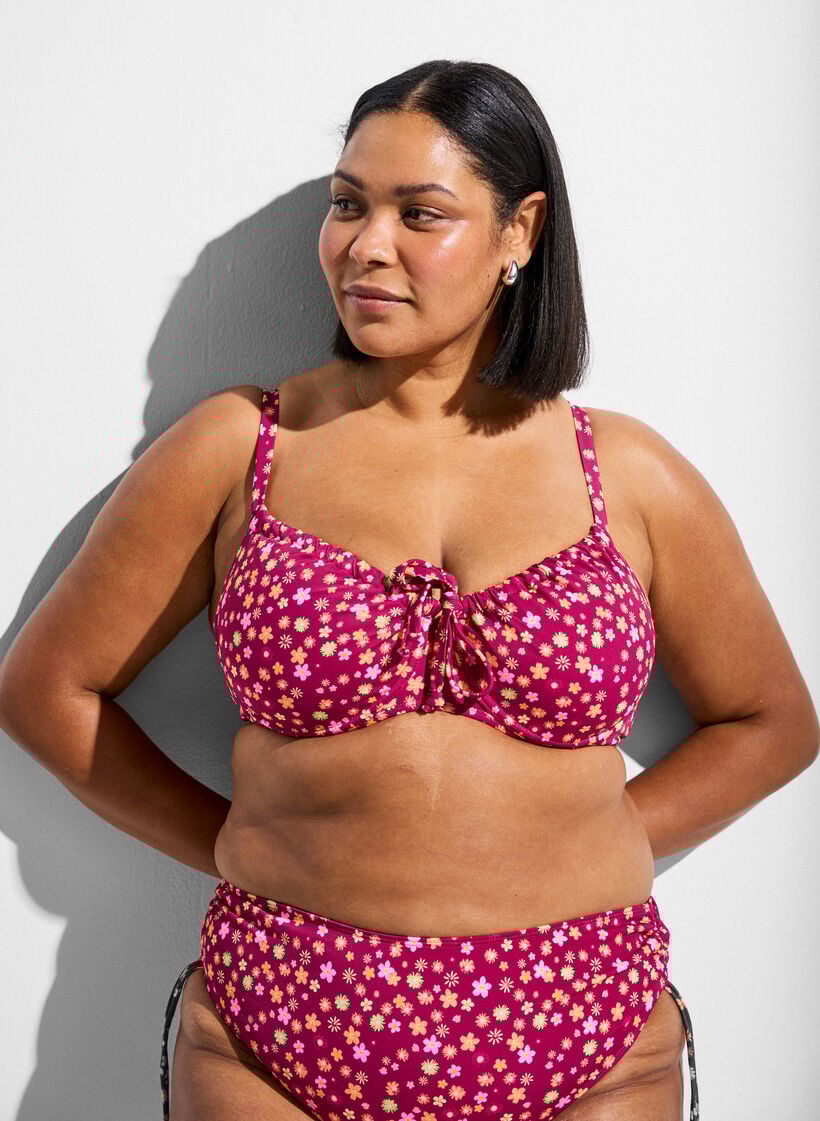 Beugel-bikinitop met strikbandjes, Rood, Model image number 0