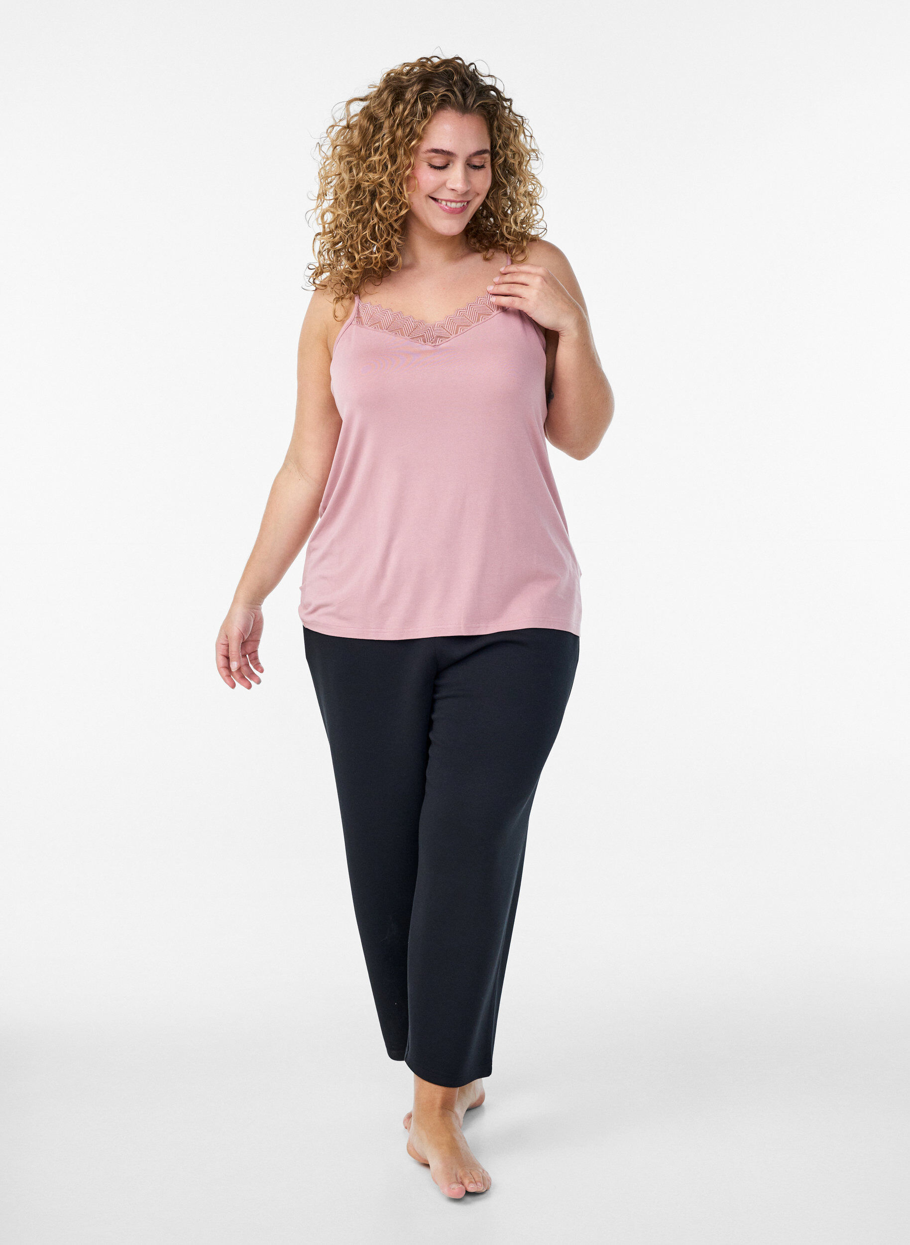 Zizzi Top met kantdetail en spaghettibandjes, 1342, Model image number 1