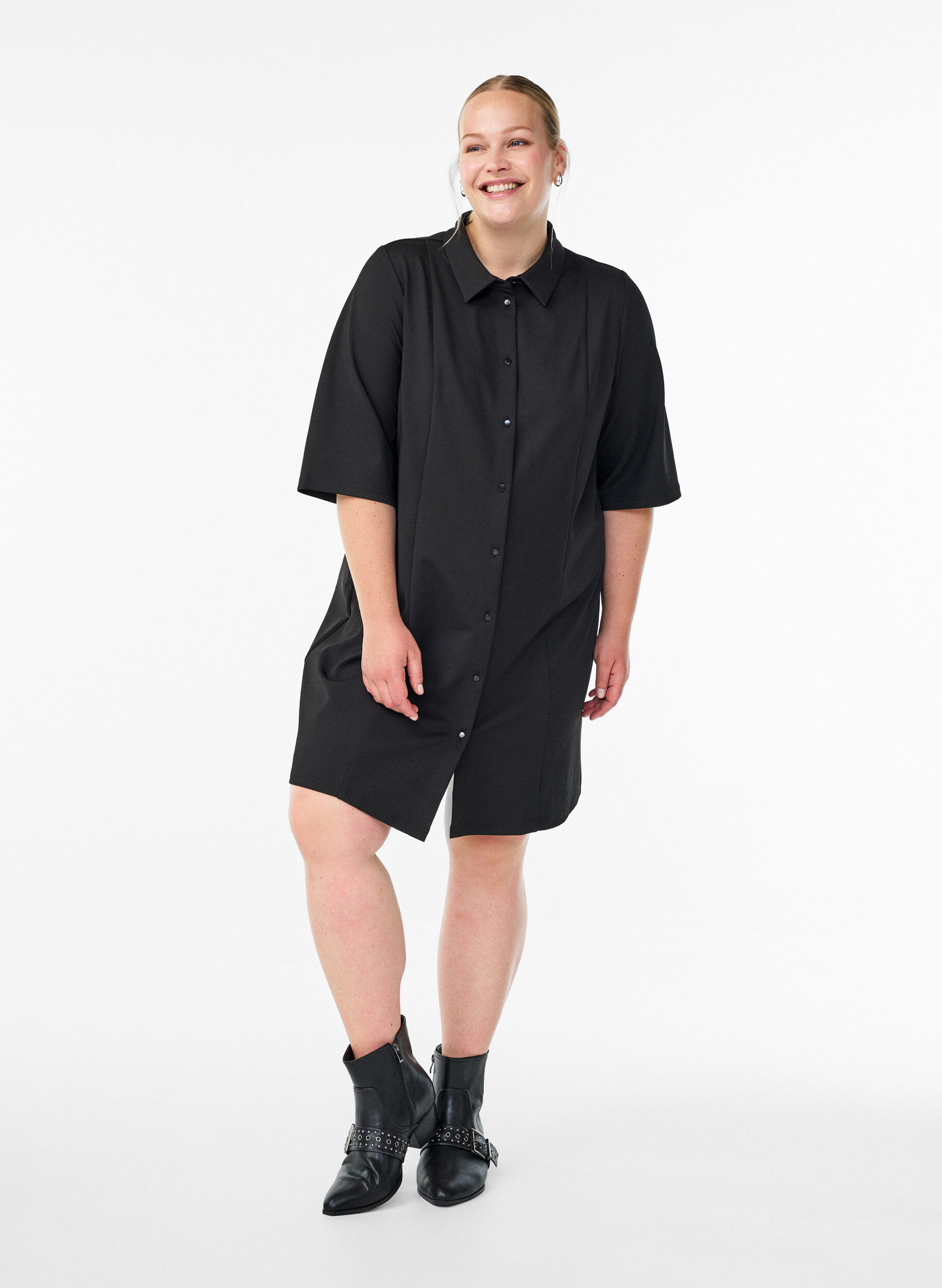 Zizzi Korte overhemdjurk met 3/4 mouwen, Zwart, Model image number 1