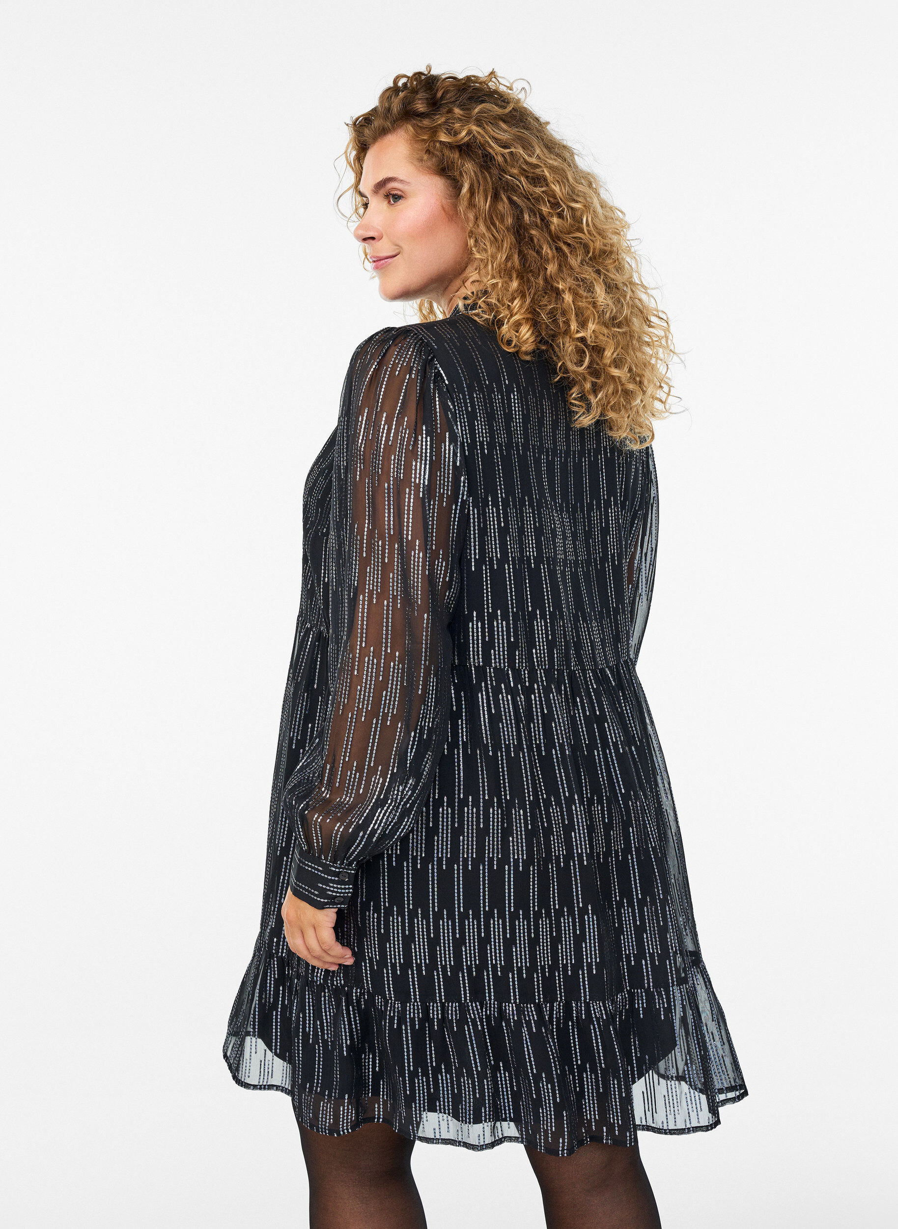 Zizzi Korte feestjurk met glitterpatroon, Zwart, Model image number 2