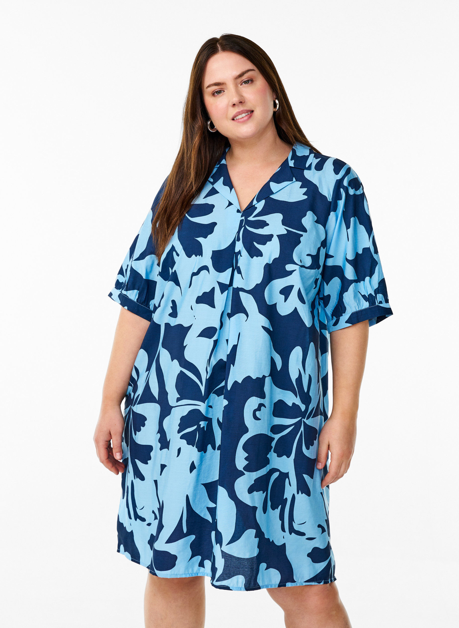 Zizzi Knielange jurk met print en V-hals, Blauw, Model image number 0