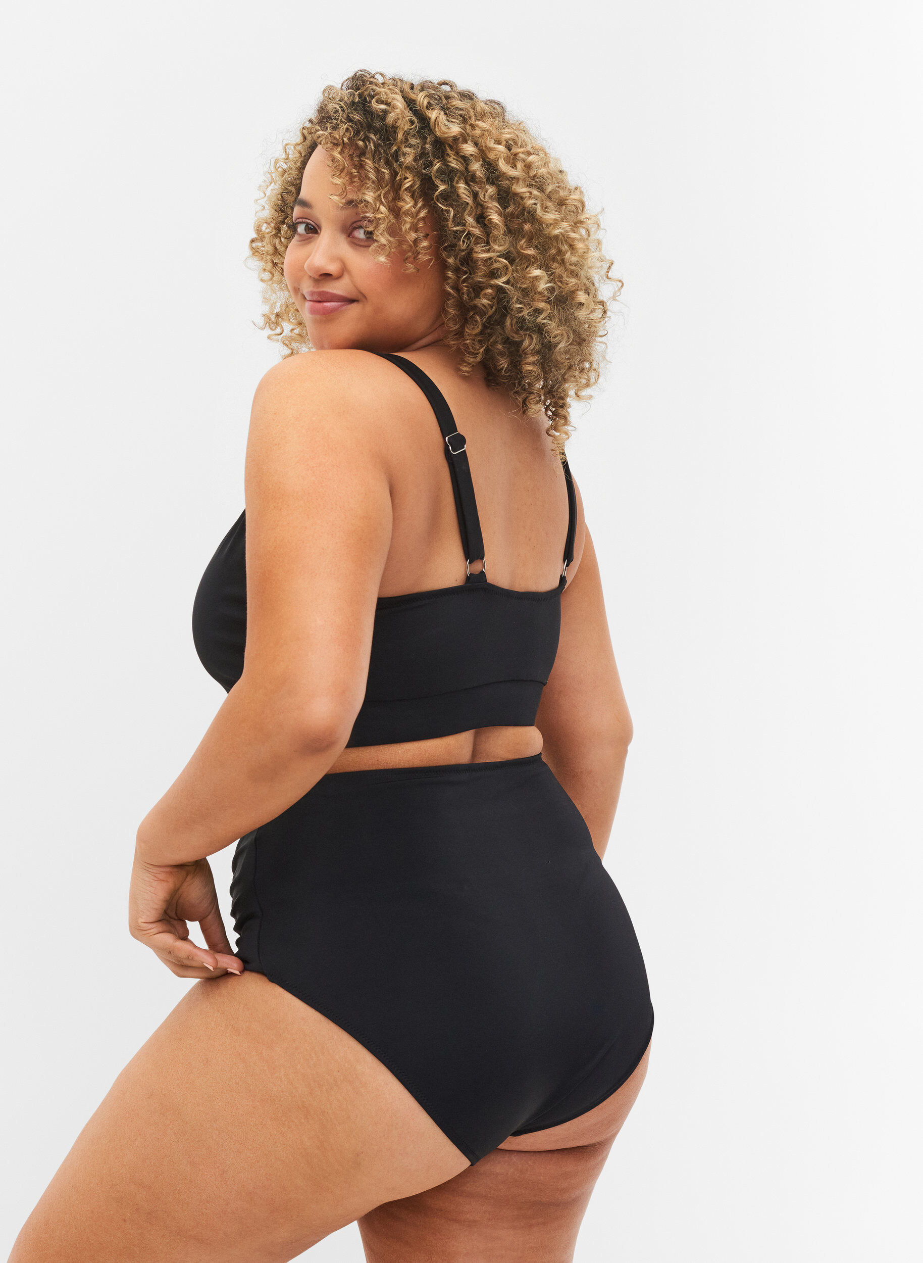 Zizzi Bikinibroekje met hoge taille en draperingen, Black, Model image number 1