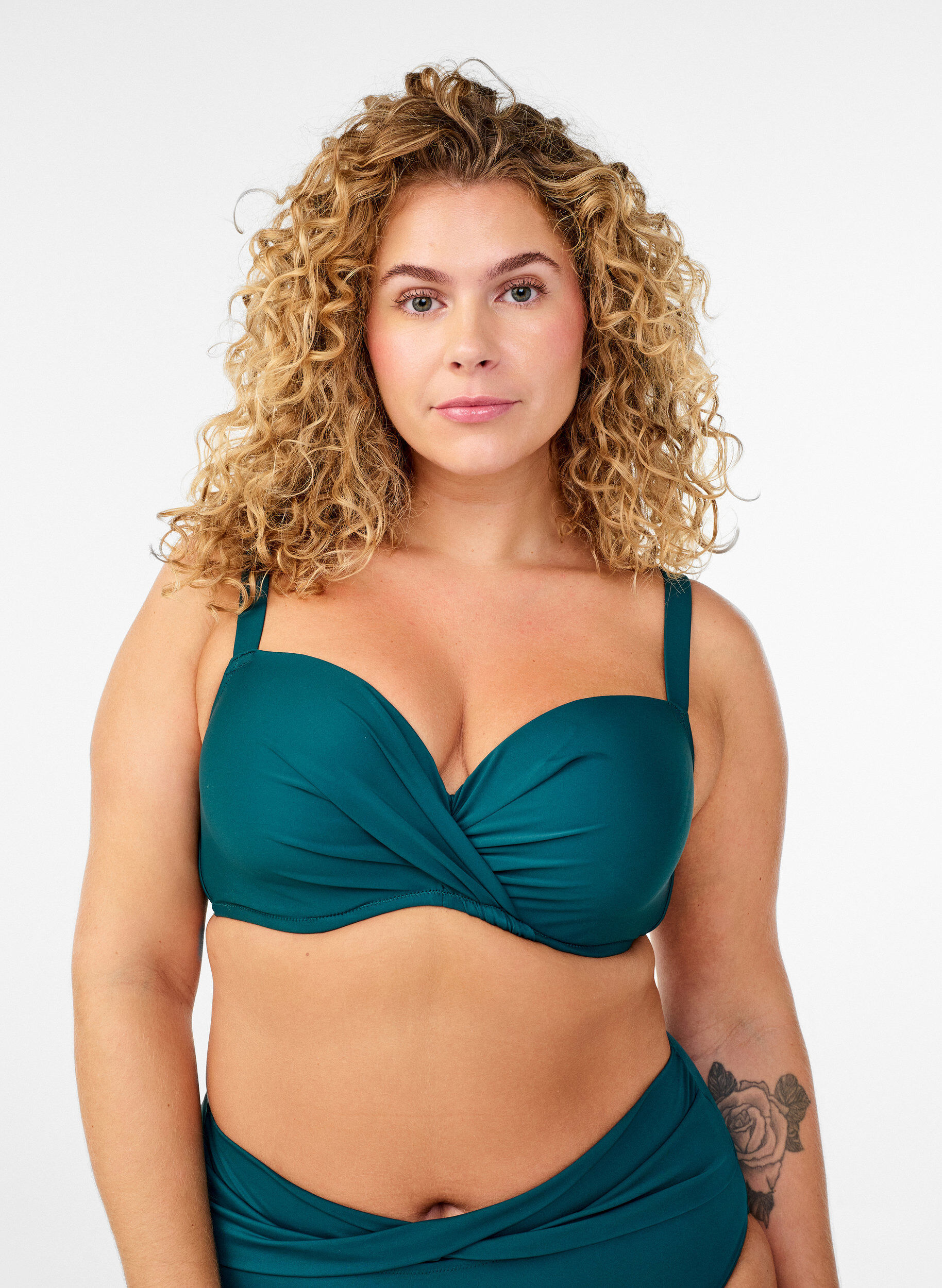 Bikini top met beugel en plooien, Groen, Model