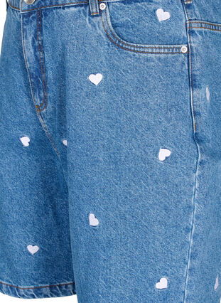 Korte spijkerbroek met hoge taille en geborduurde hartjes, Light Blue Heart, Packshot image number 2