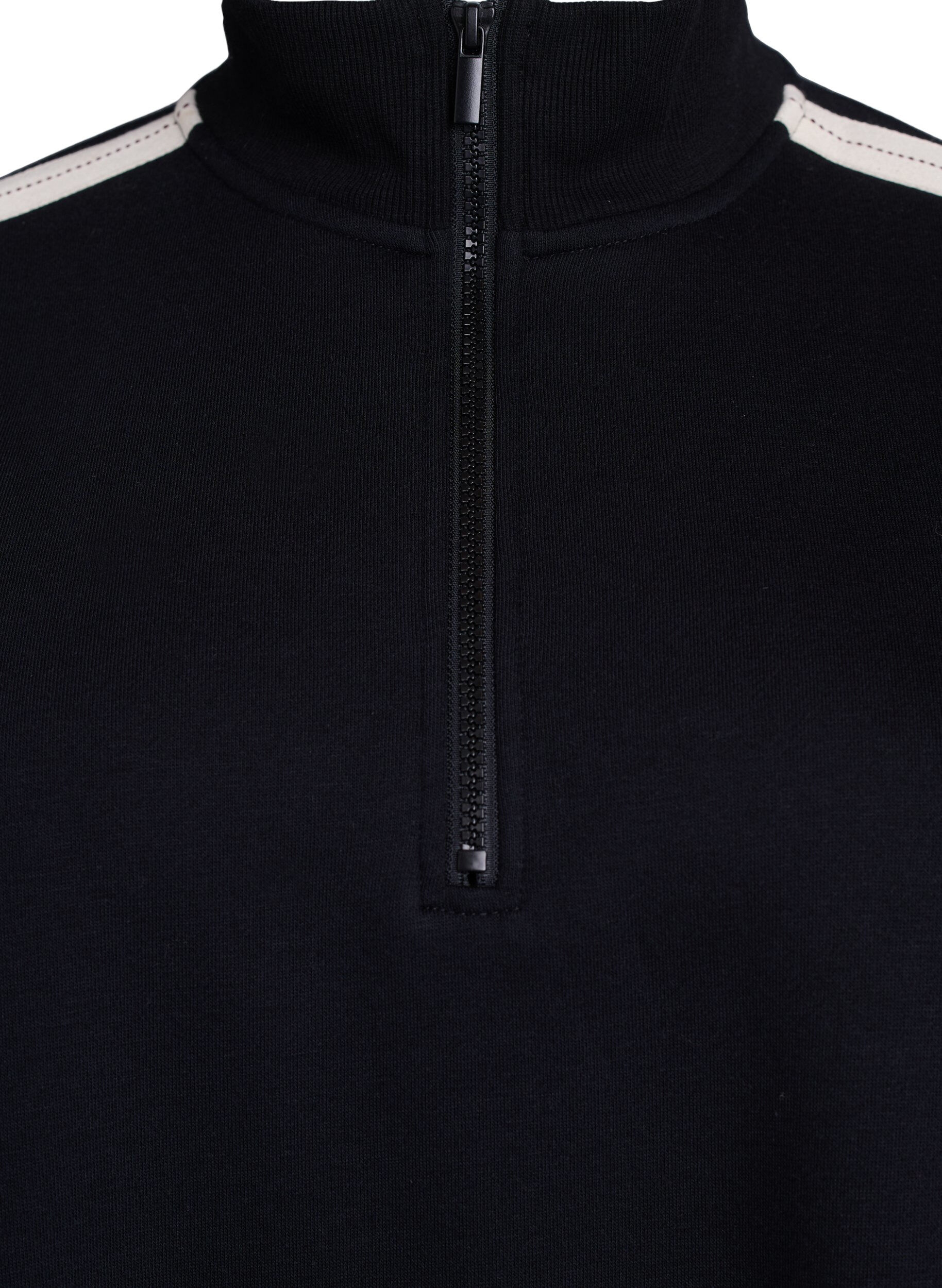 Zizzi Korte sweatshirtjurk met een hoge hals, Zwart, Packshot image number 2