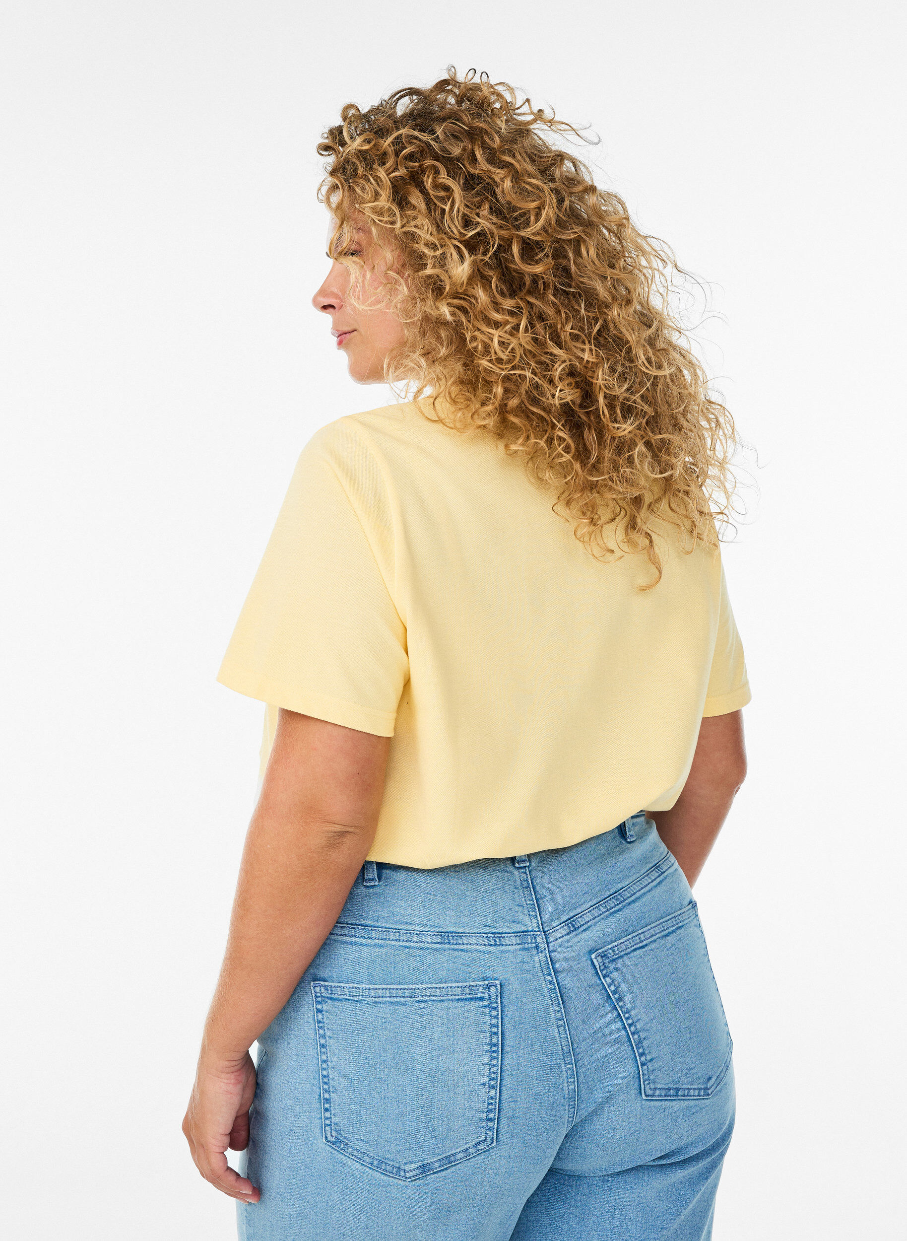 Zizzi Polo met korte mouwen, Geel, Model image number 2