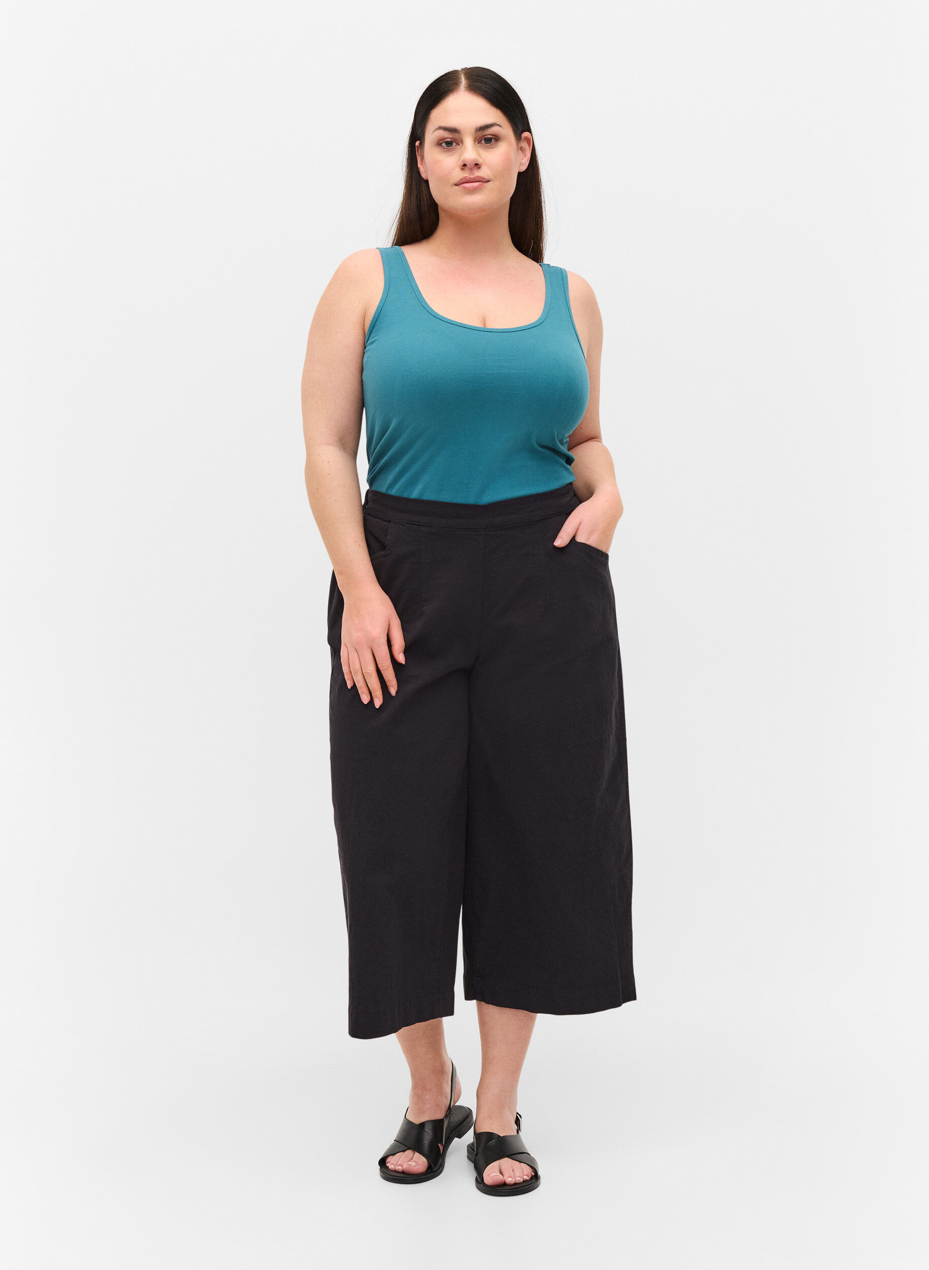 Zizzi Losse culotte broek in katoen, Black, Model image number 3