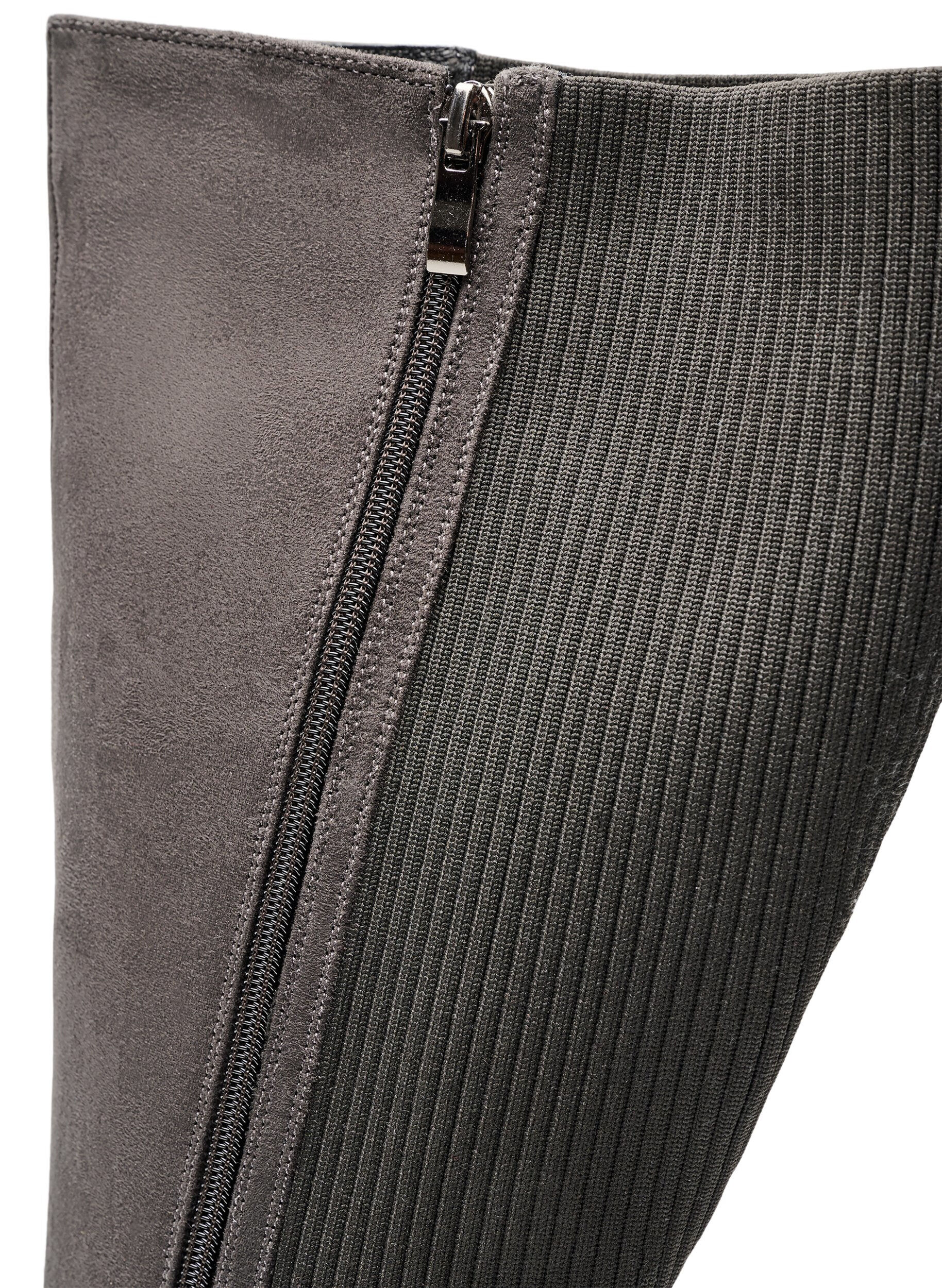 ZizziLange laars met een geribde elastische schacht en grove zool, Bruin, Packshot image number 2