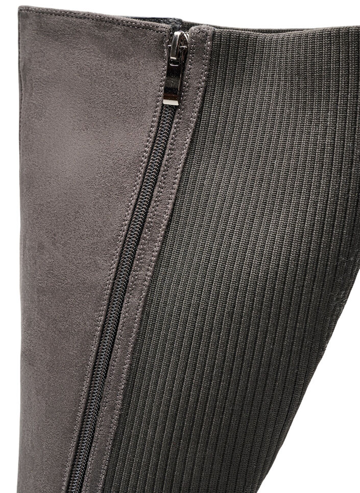 Lange laars met een geribde elastische schacht en grove zool, Bruin, Packshot image number 2