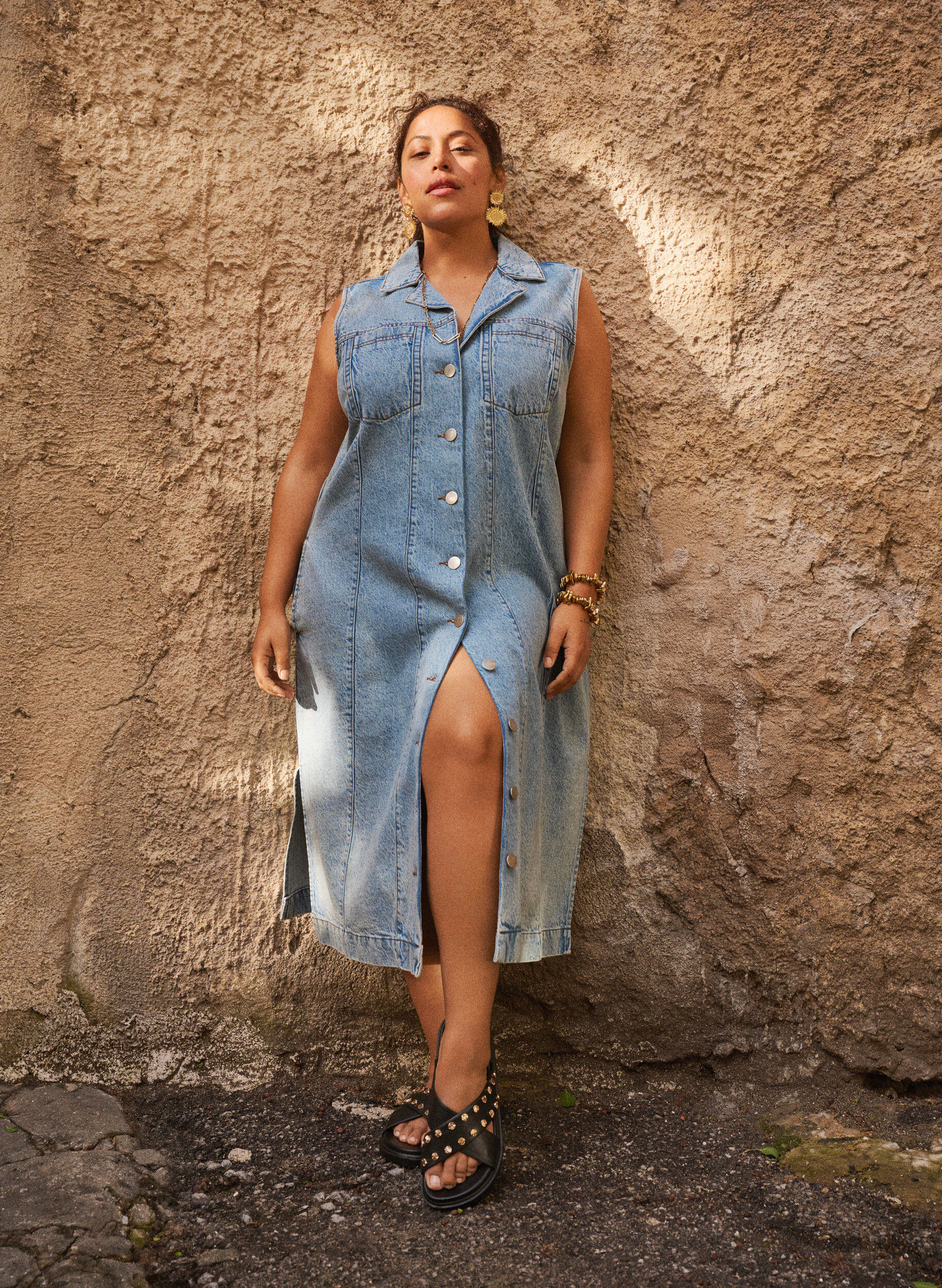 Zizzi Mouwloze denimjurk met knoopsluiting en splitten, Blauw, Image image number 0