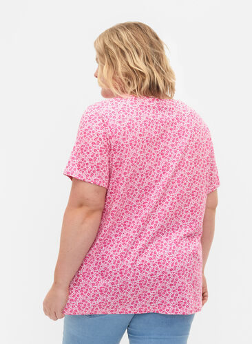 Gebloemd katoenen t-shirt met v-hals, Shocking Pink AOP, Model image number 1