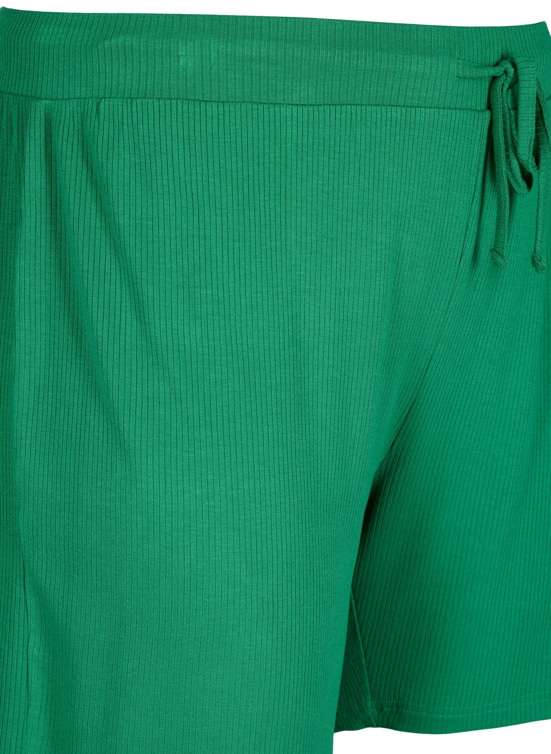 Zizzi Losvallende korte broek van viscose met ribbels, Jolly Green, Packshot image number 2