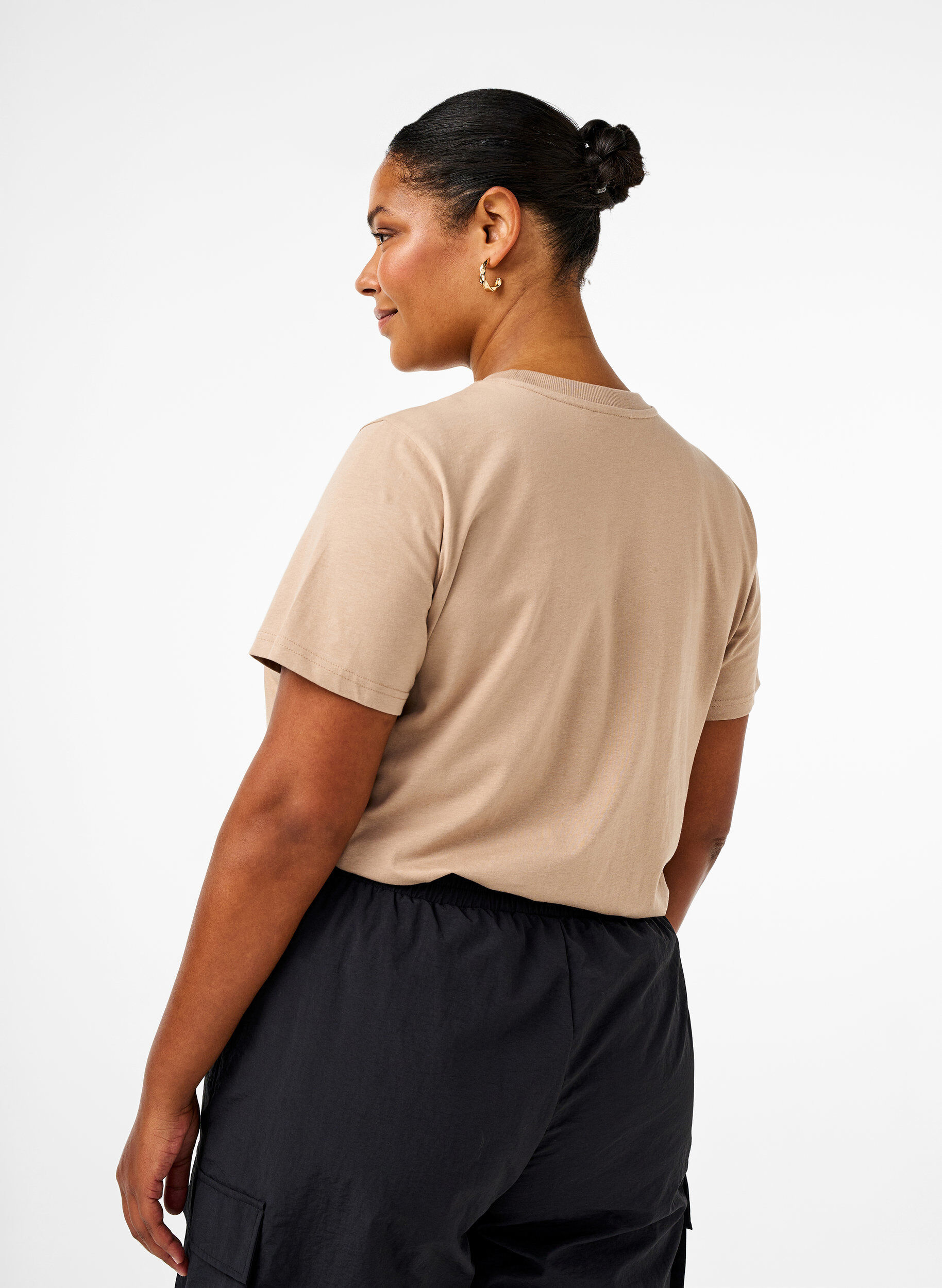 Zizzi Basic katoenen T-shirt met ronde hals, Beige, Model image number 2