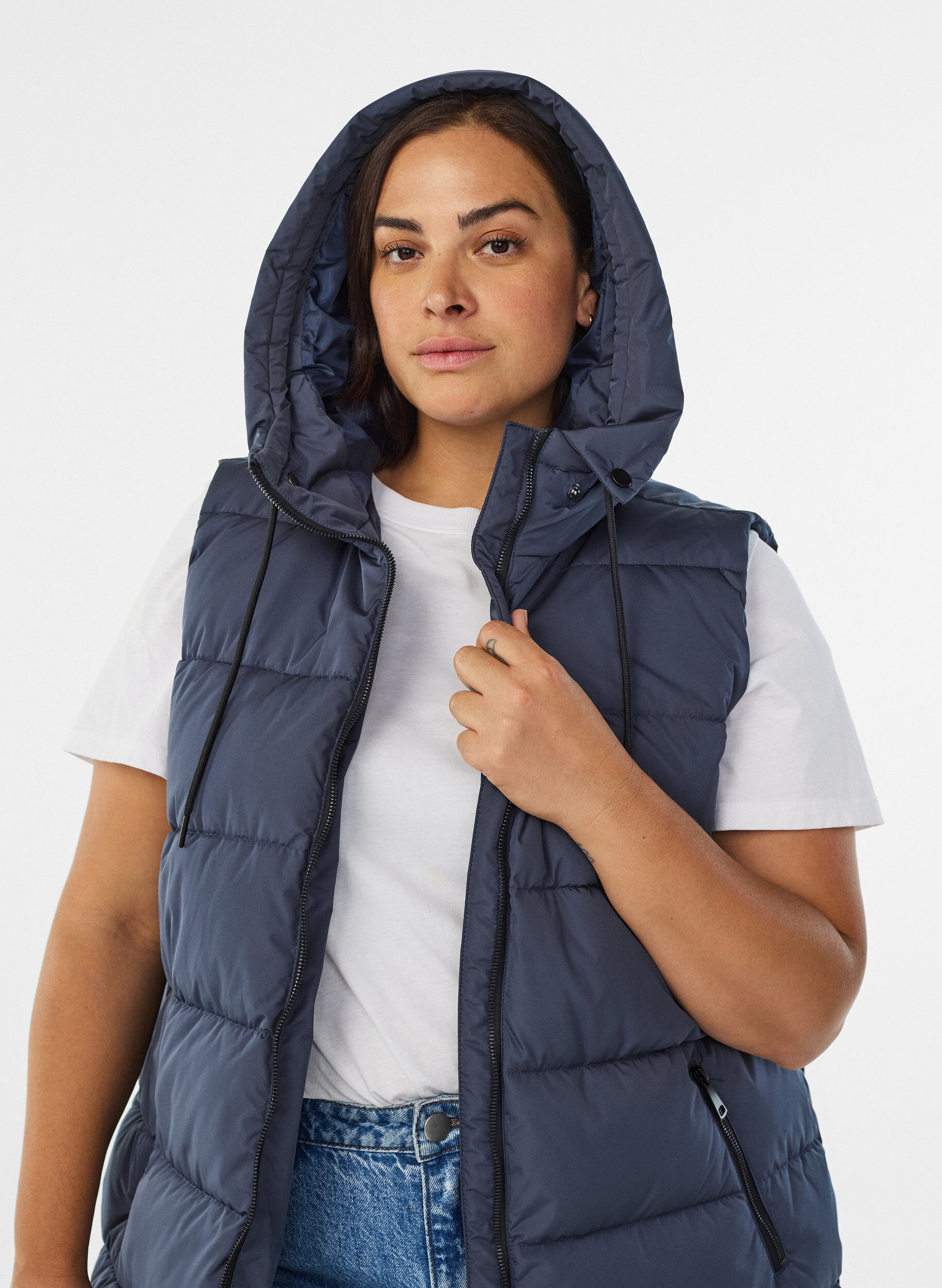 Zizzi Lange vest met capuchon en zakken, Blauw, Model image number 3