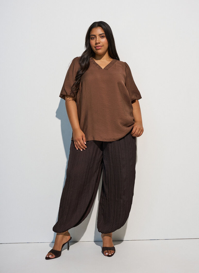 Blouse met ballonnenmouwen en V-hals, Bruin, Model image number 1