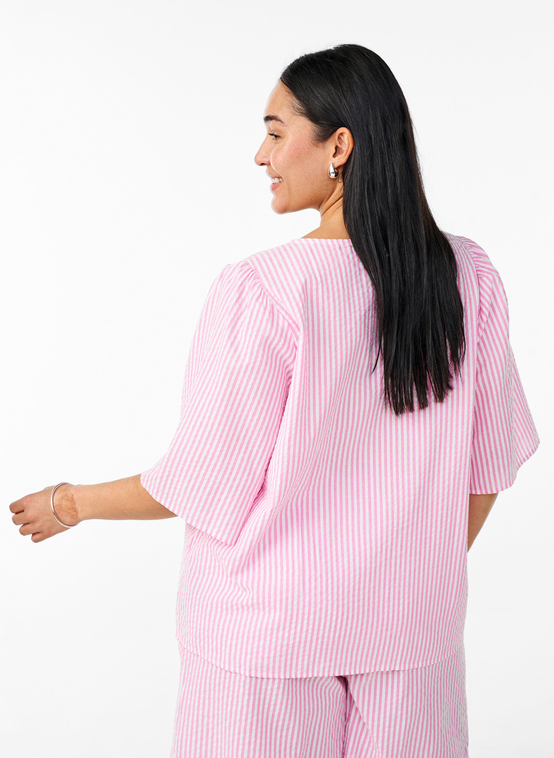 Zizzi FLASH - Gestreepte blouse met strikken, Roze, Model image number 2
