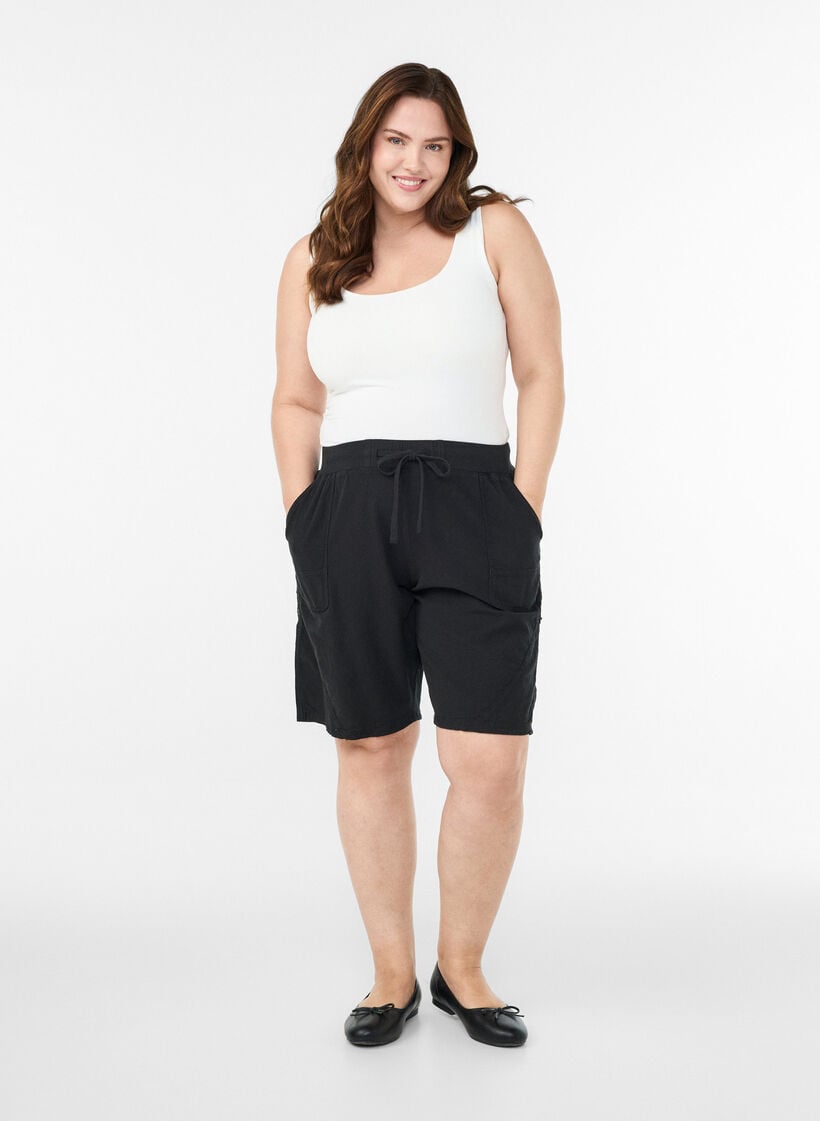 Losse katoenen short met zakken, Zwart, Model image number 1