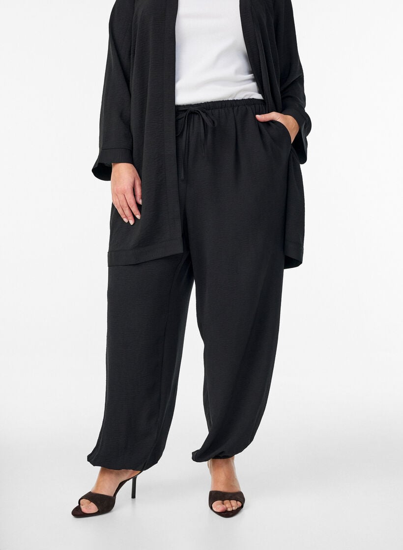 Ballonbroek met hoge taille, Zwart, Model image number 2