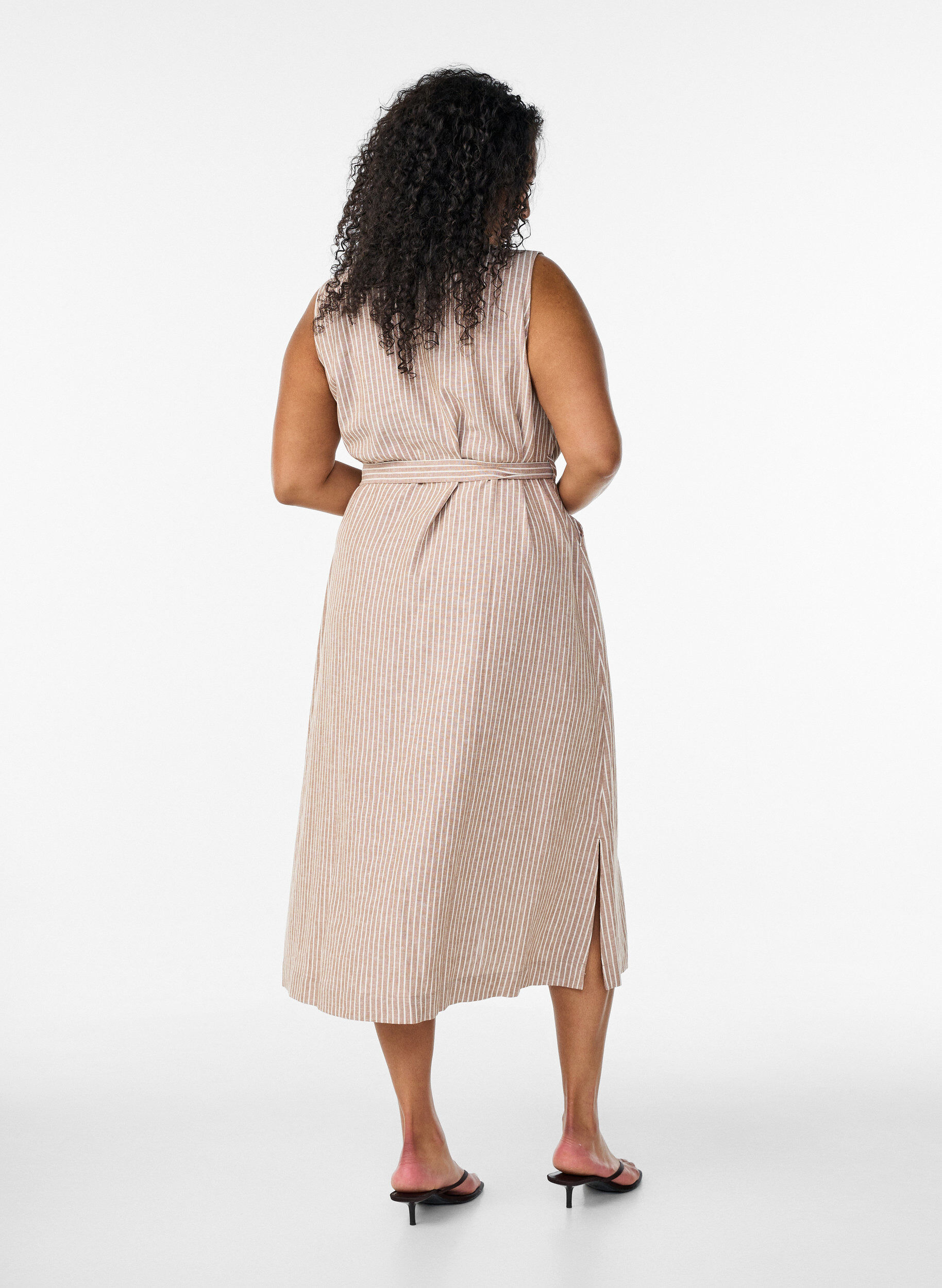 ZizziMouwloze gestreepte midi jurk in linnen en viscose, Beige, Model image number 1