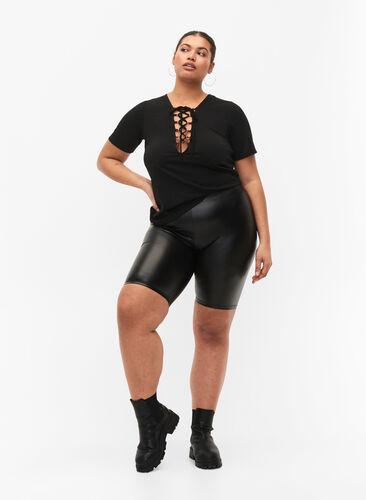 Glimmende nauwsluitende shorts met hoge taille, Black, Model image number 3