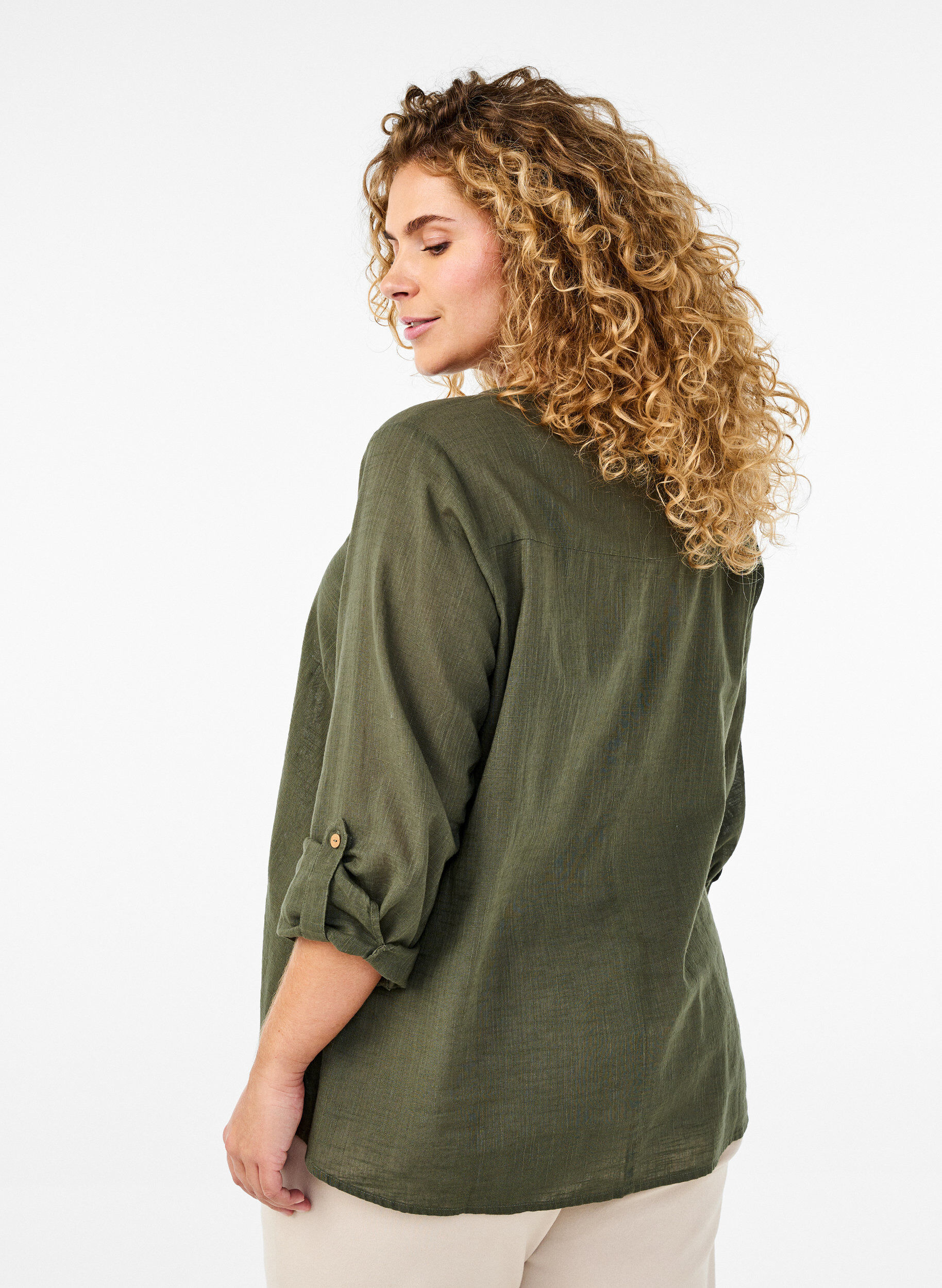 Zizzi Katoenen blouse met een V-hals, Groen, Model image number 2