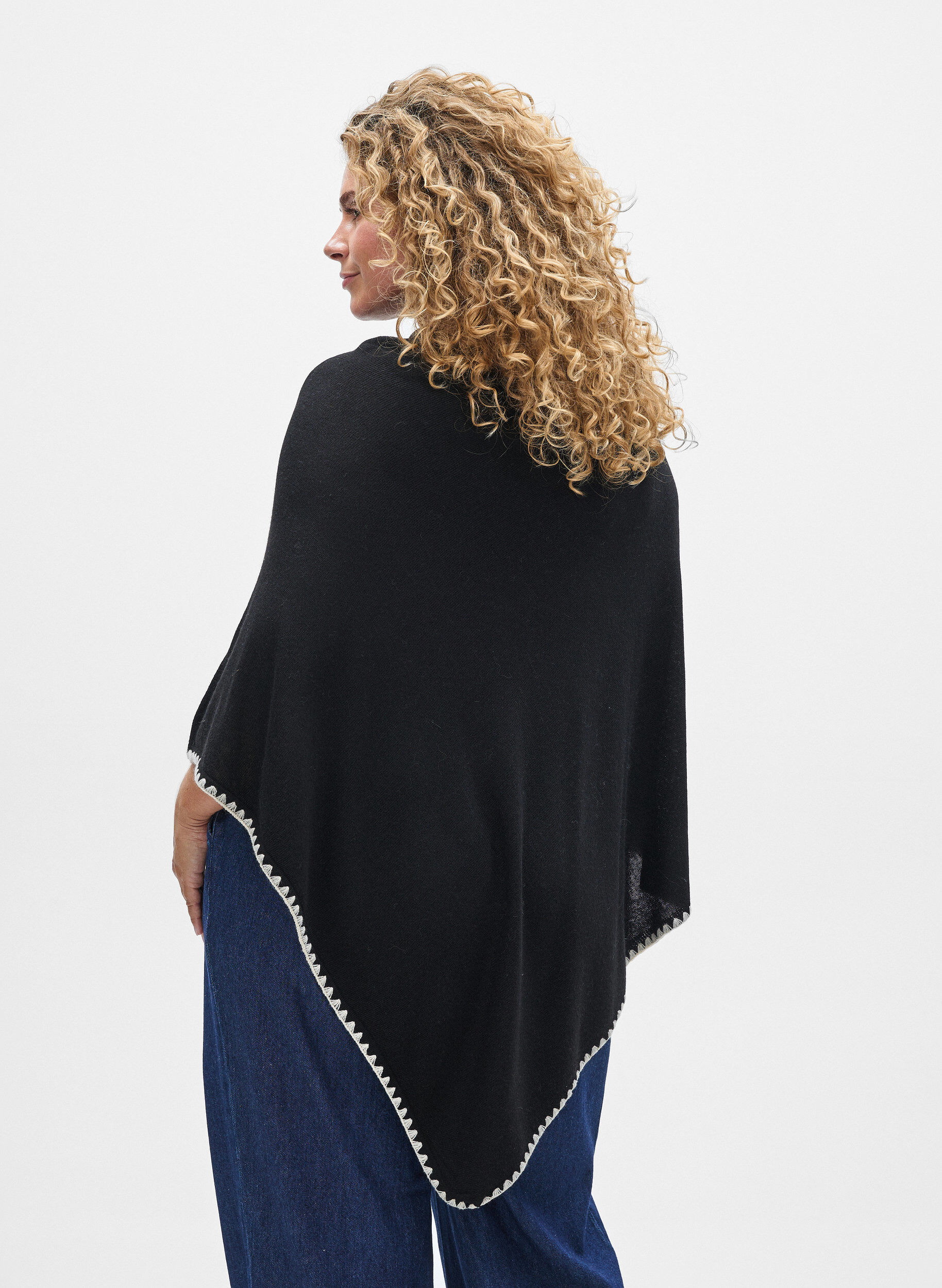 ZizziFijngebreide poncho, Zwart, Model image number 2