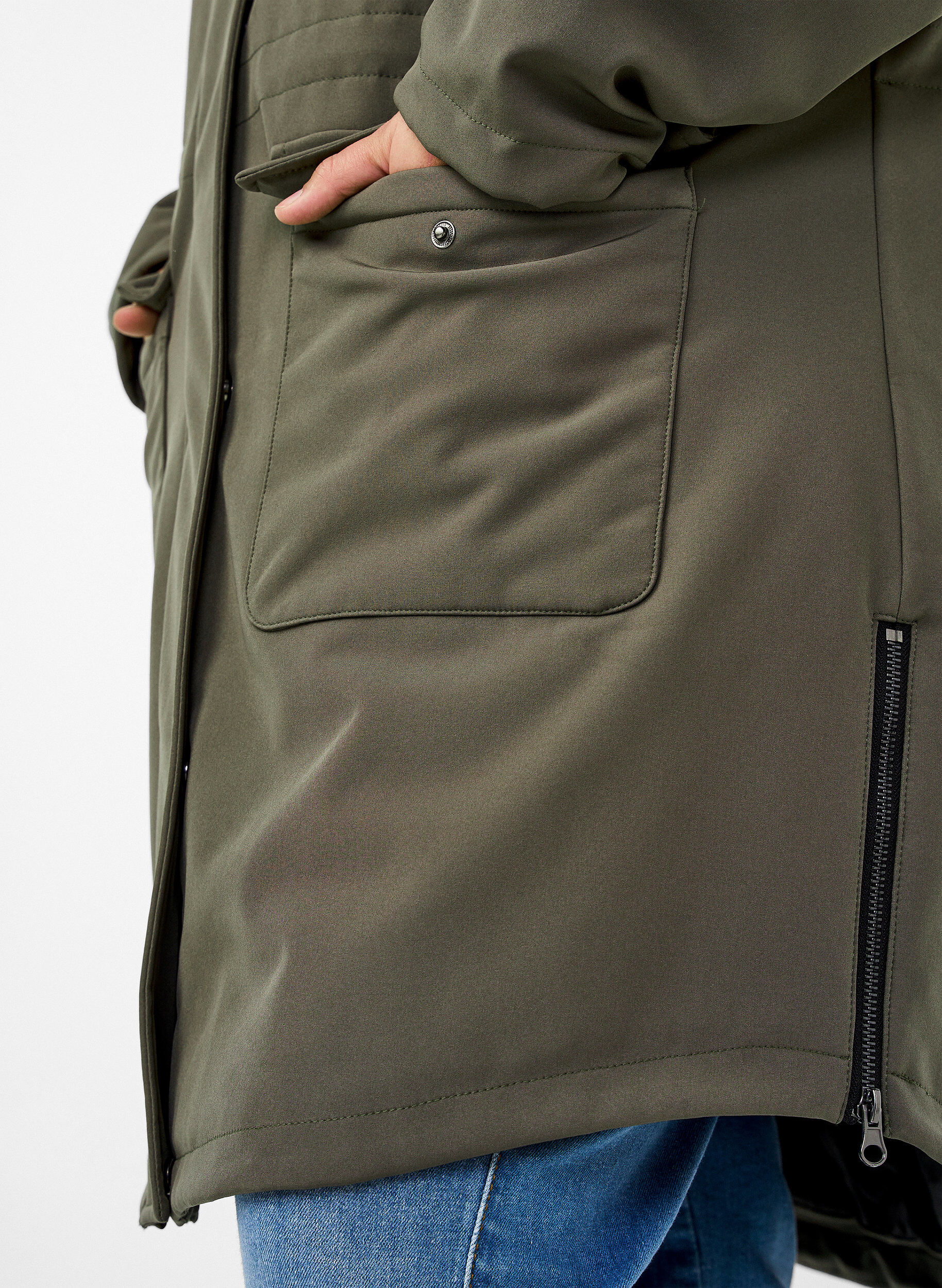 Zizzi Waterafstotende softshell jas met gewatteerde voering, Groen, Model image number 4