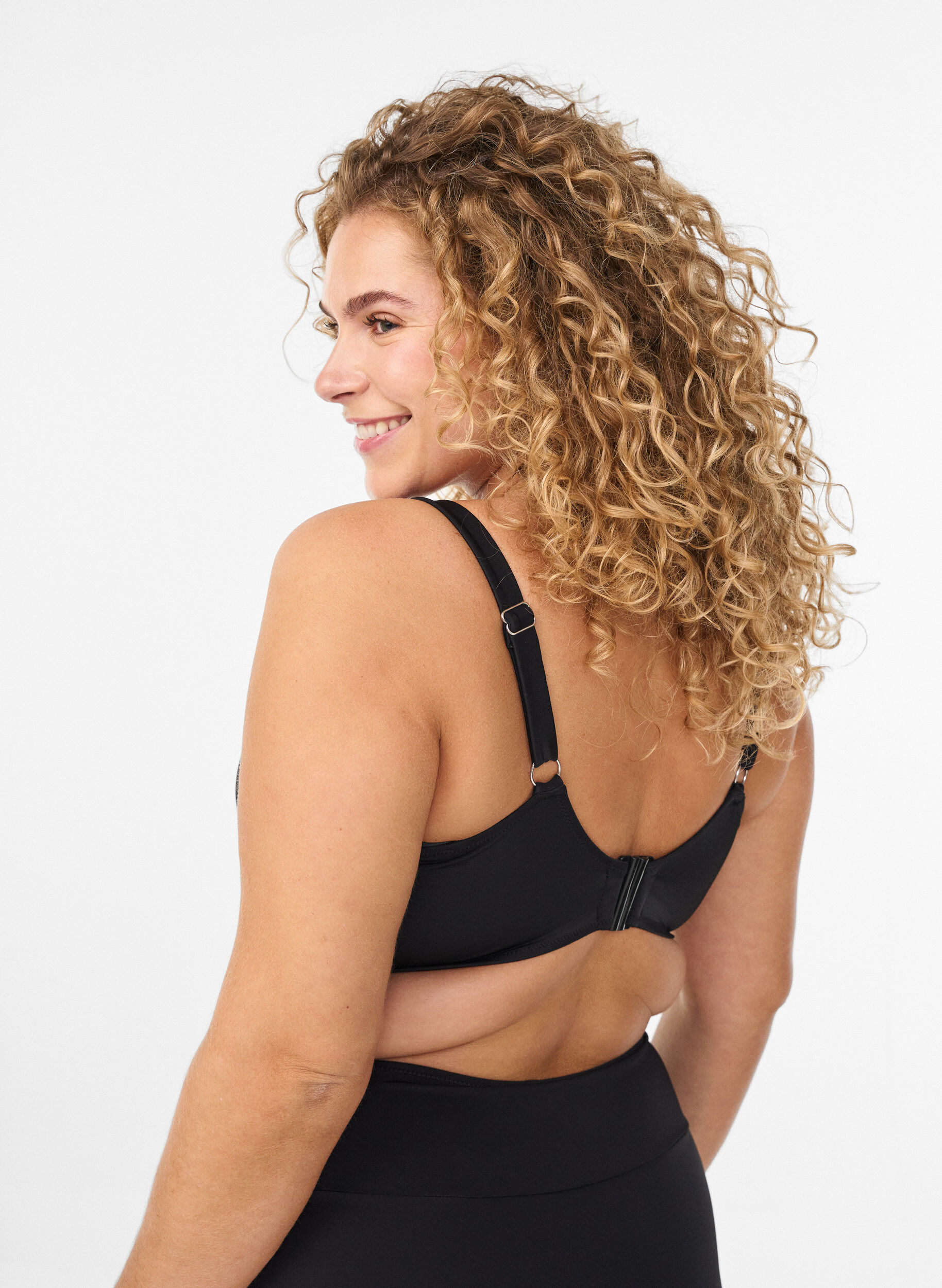 Zizzi Bikinitop met stringdetail, Zwart, Model image number 1