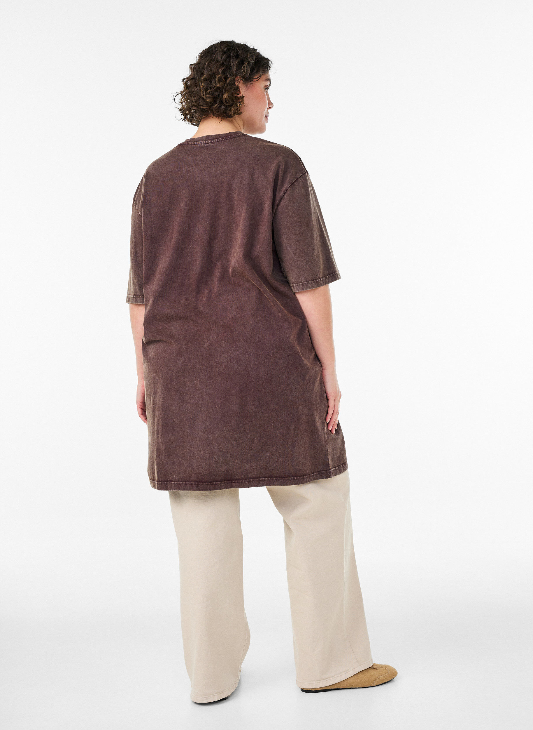 ZizziLosse T-shirt jurk met een gewassen look, Bruin, Model image number 2