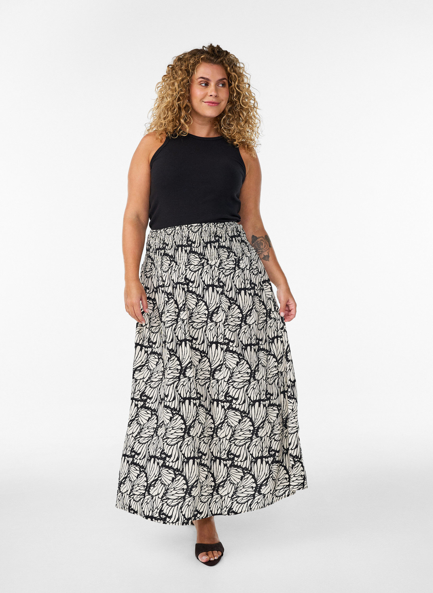 ZizziViscose maxi-rok met smock, Zwart, Model image number 0
