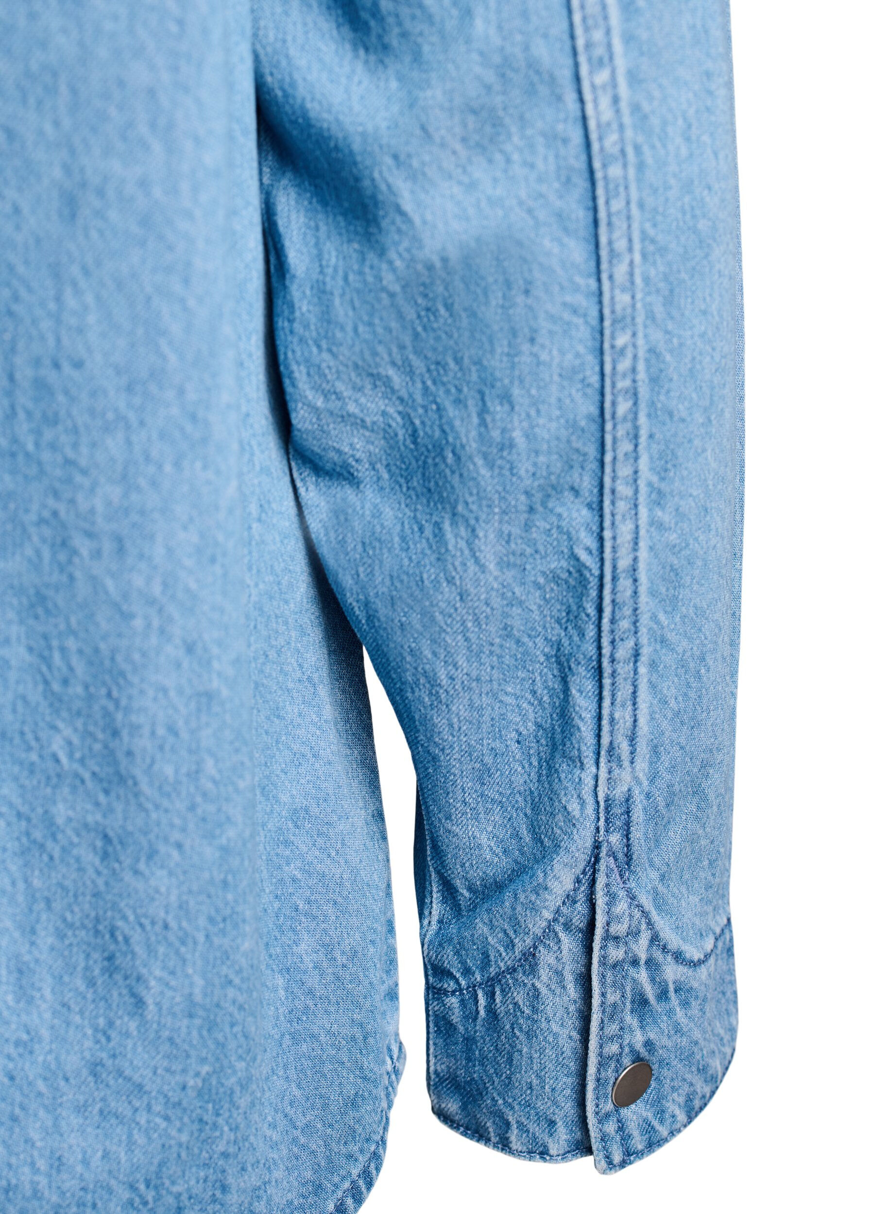 Zizzi Spijkerblouse met borstzakken, Blauw, Packshot image number 3