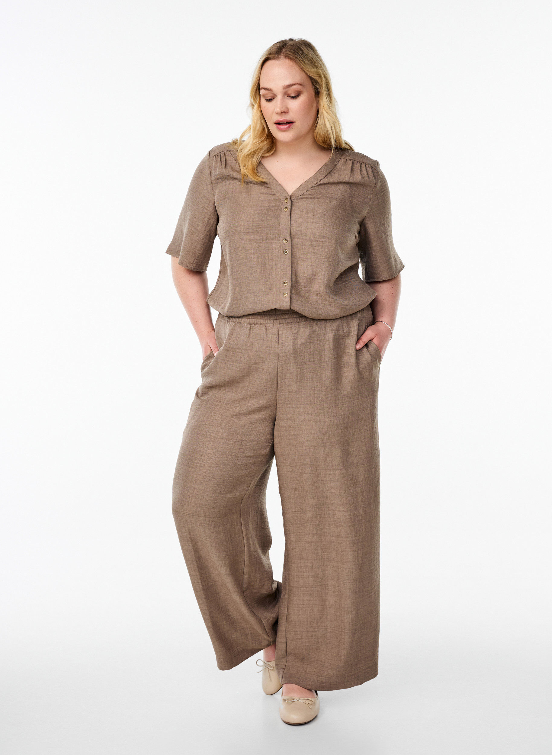 Losse broek met elastische tailleband en zakken, Bruin, Model