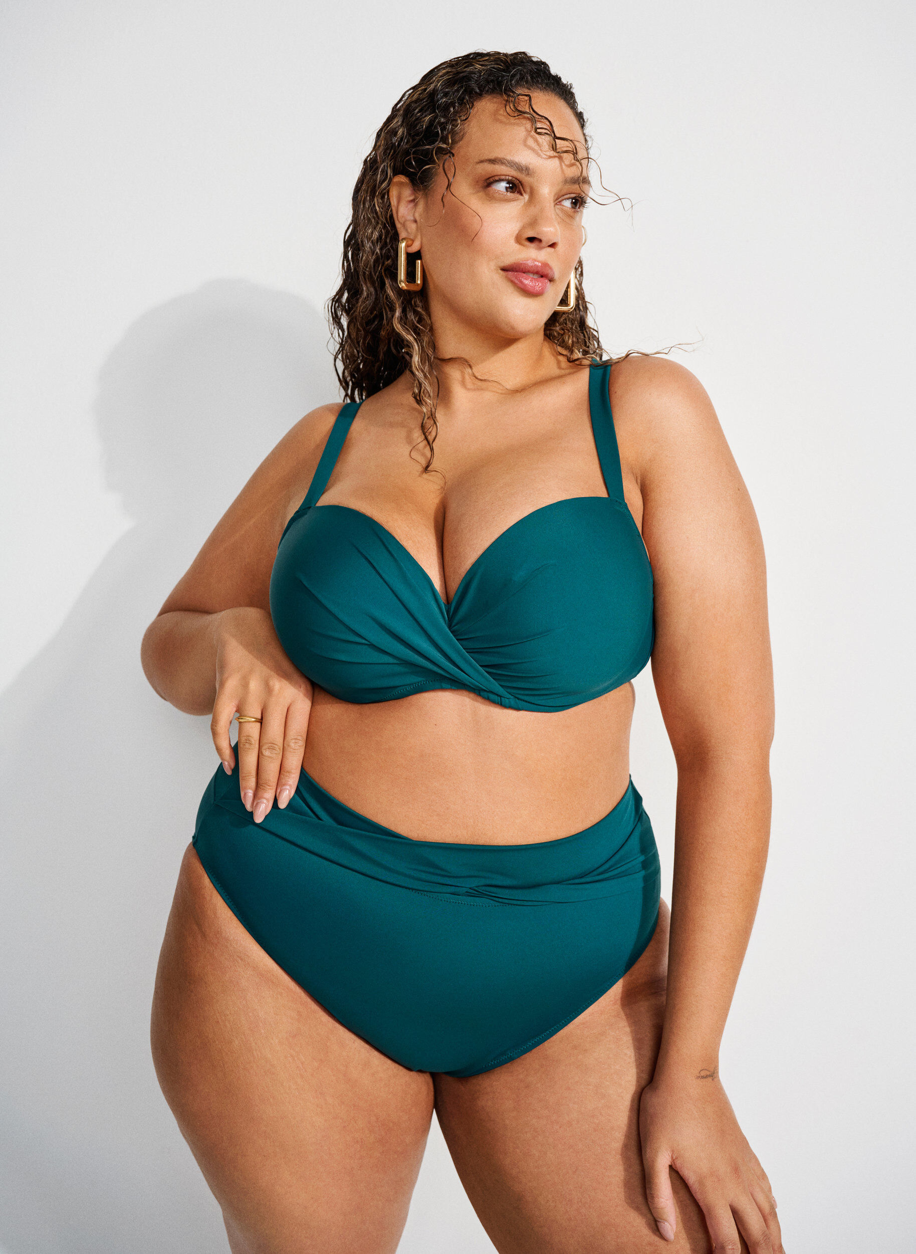 Bikinibroekje met wikkel detail