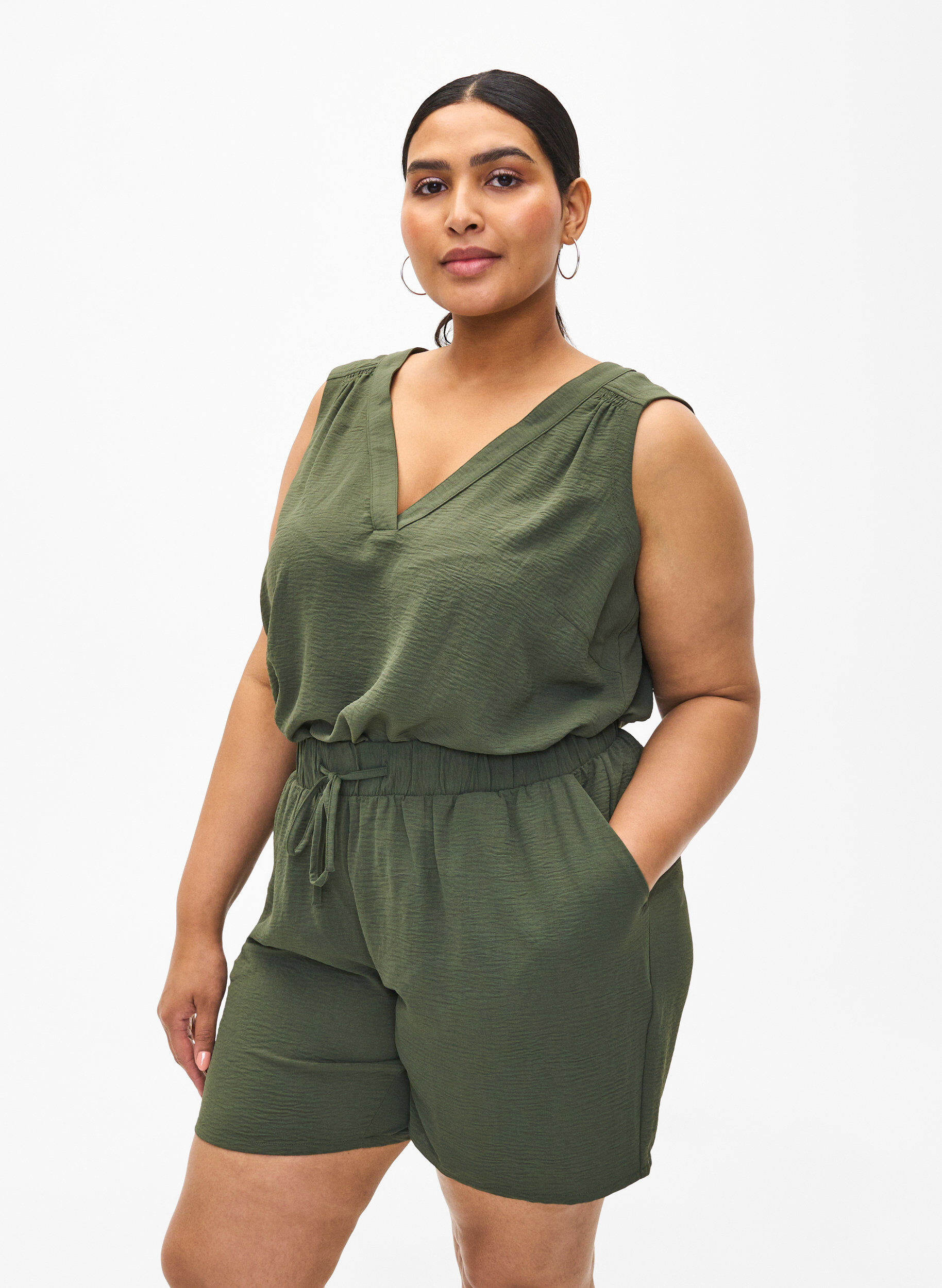 Korte broek met zakken en elastische tailleband, Groen, Model