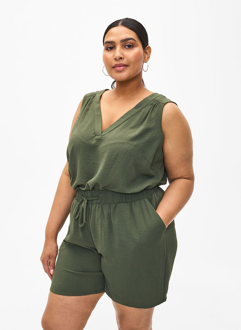 Korte broek met zakken en elastische tailleband, Groen, Model image number 0