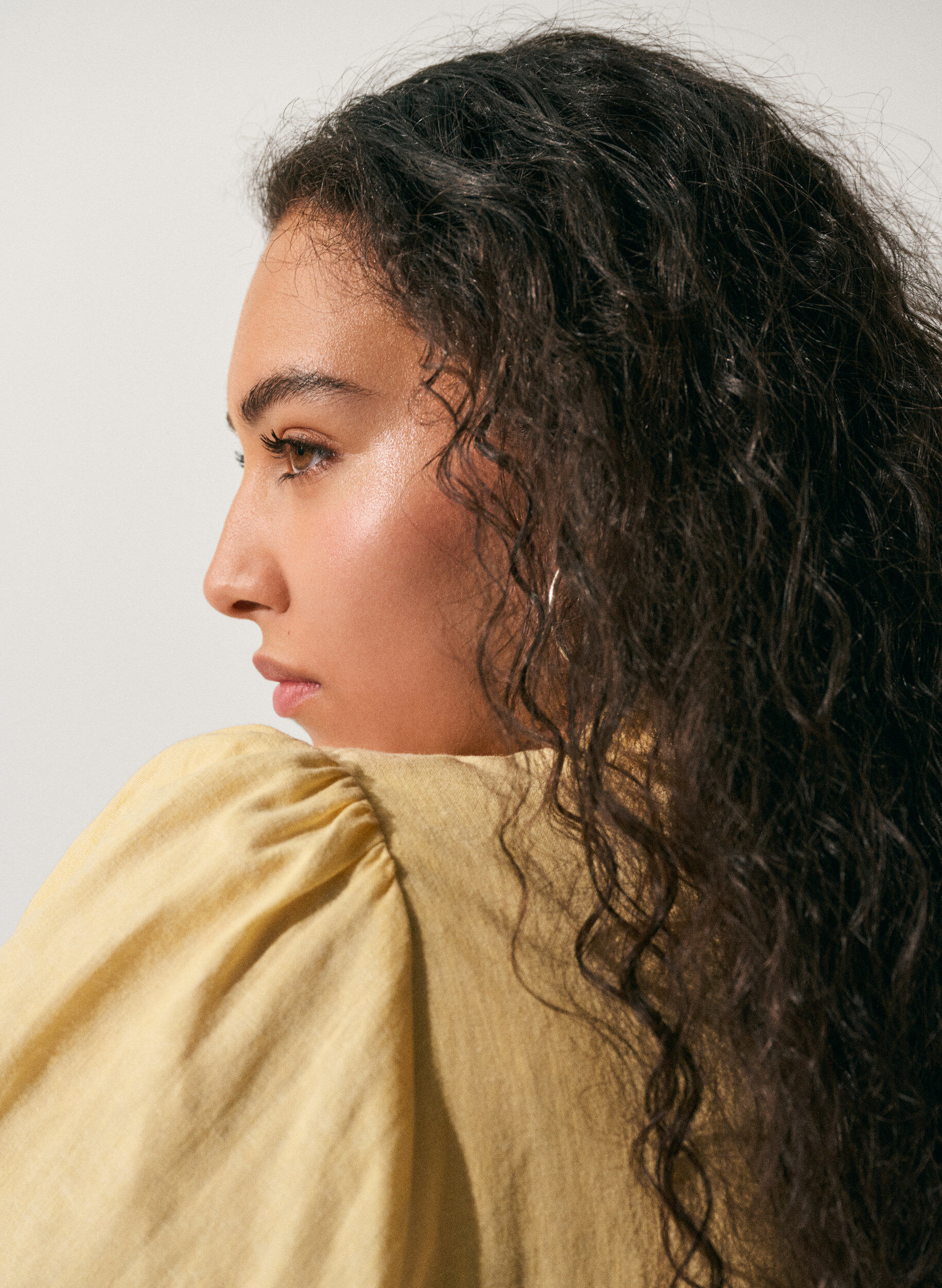 Zizzi Shirtjurk in linnen en viscose met strikceintuur, Geel, Image image number 0