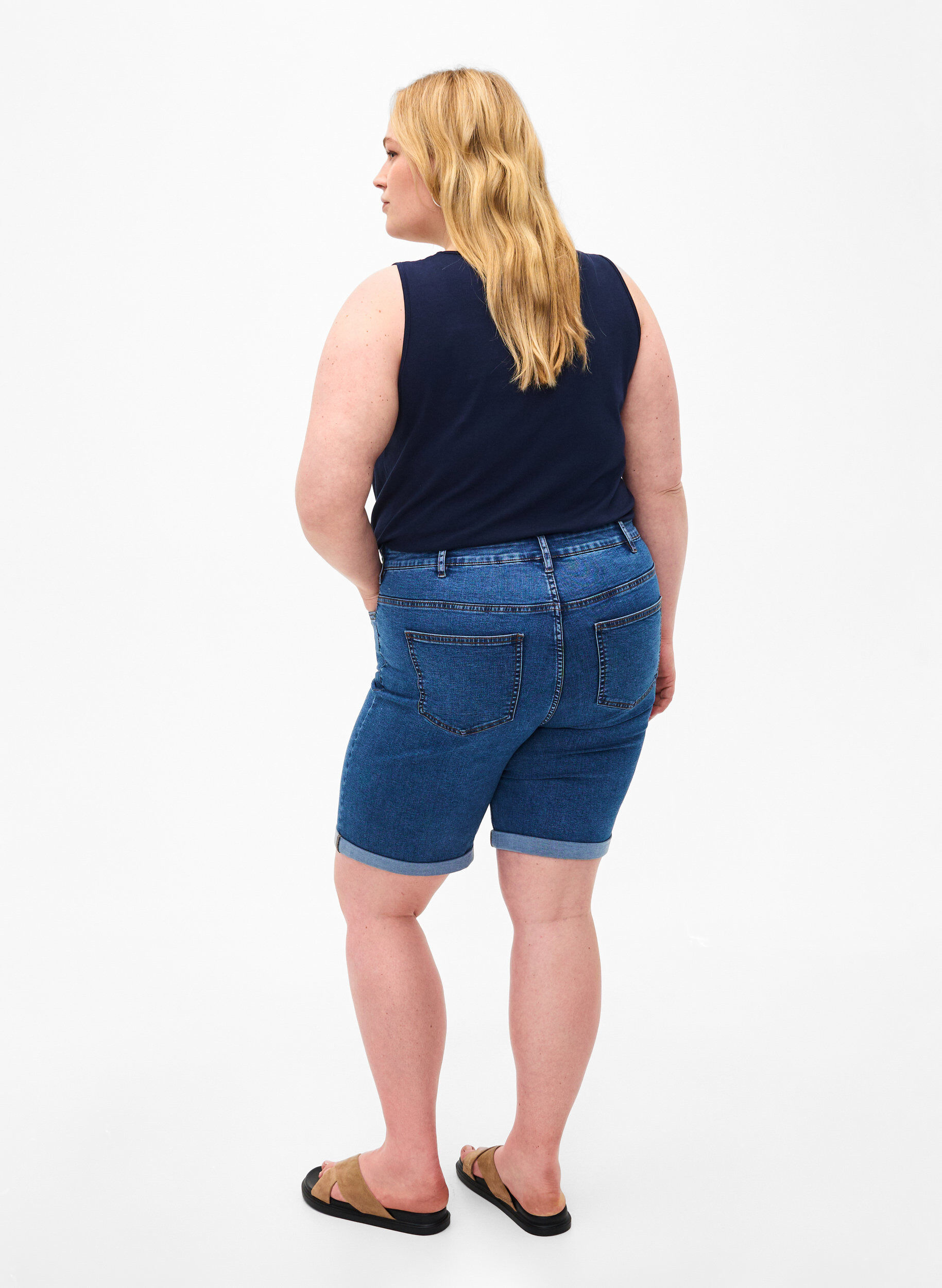 Zizzi Korte spijkerbroek met strakke pasvorm en hoge taille, Blue Denim, Model image number 1
