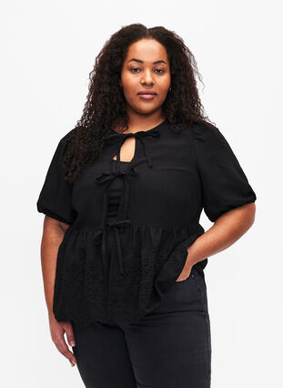 Viscose blouse met anglaise borduursel, Black, Model image number 0