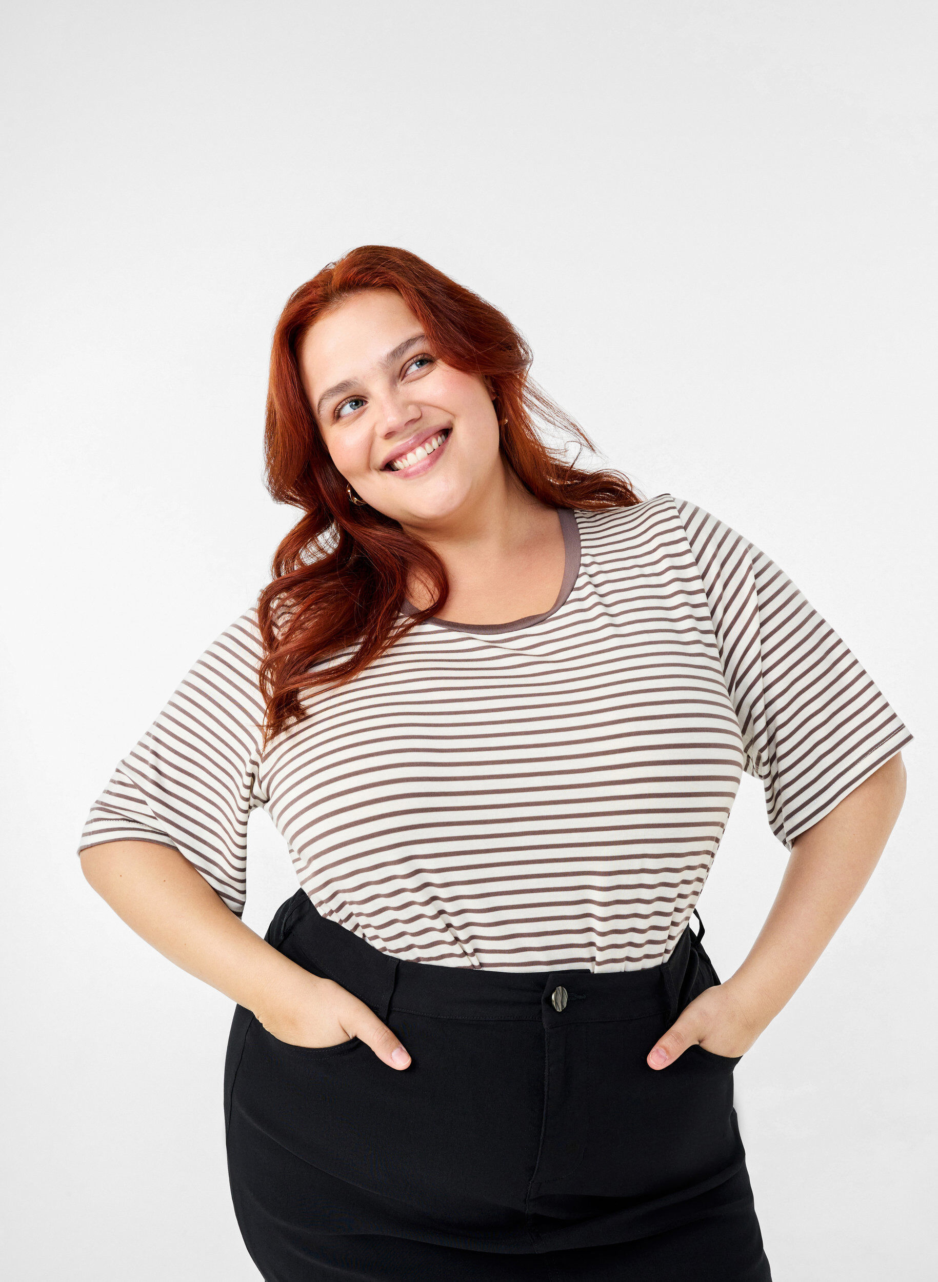 Zizzi Gestreept T-shirt van lyocell met ronde hals, Bruin, Image image number 0