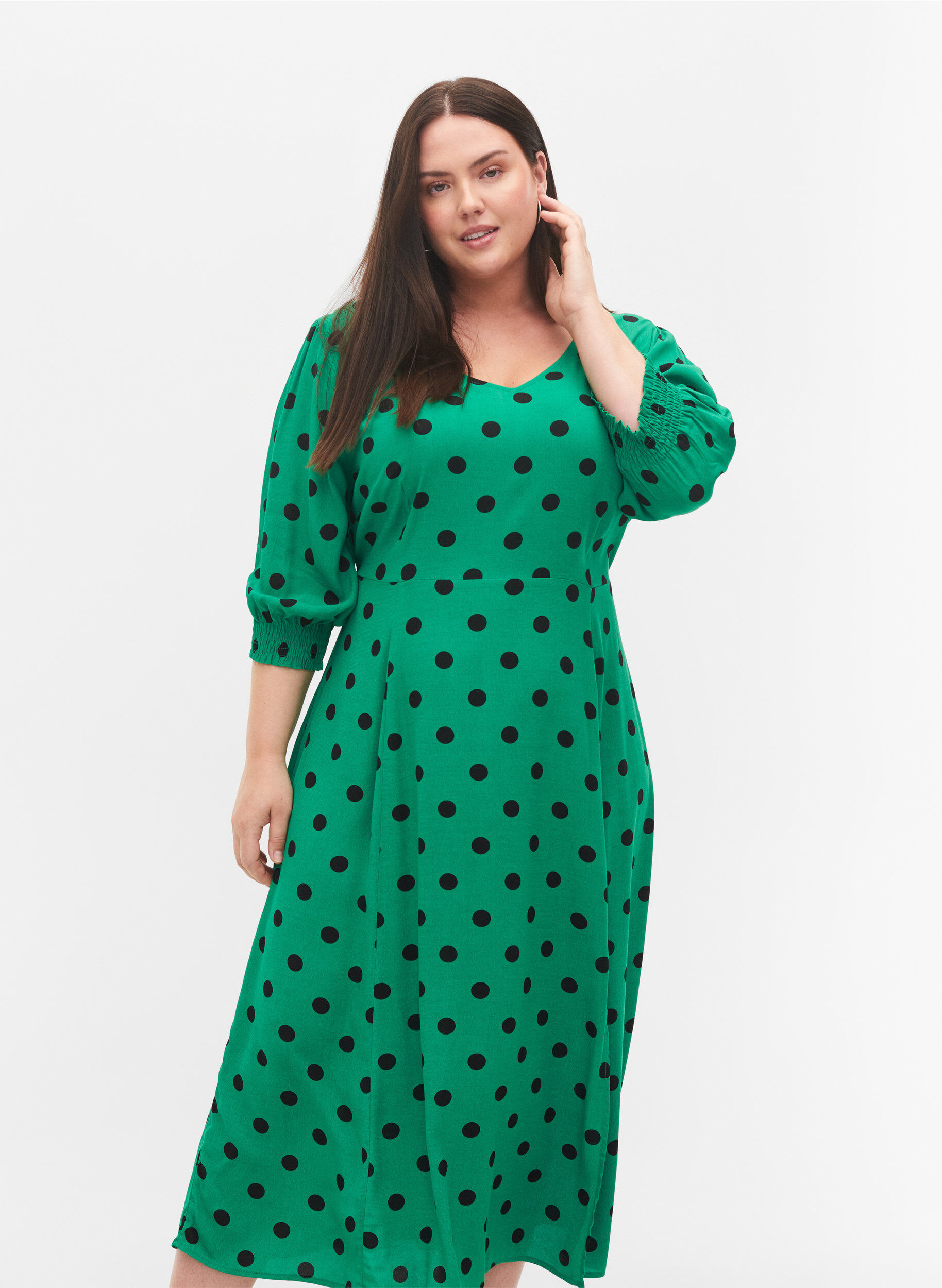 Zizzi Polka stippen viscose midi jurk, Jolly Green Dot AOP, Model image number 2