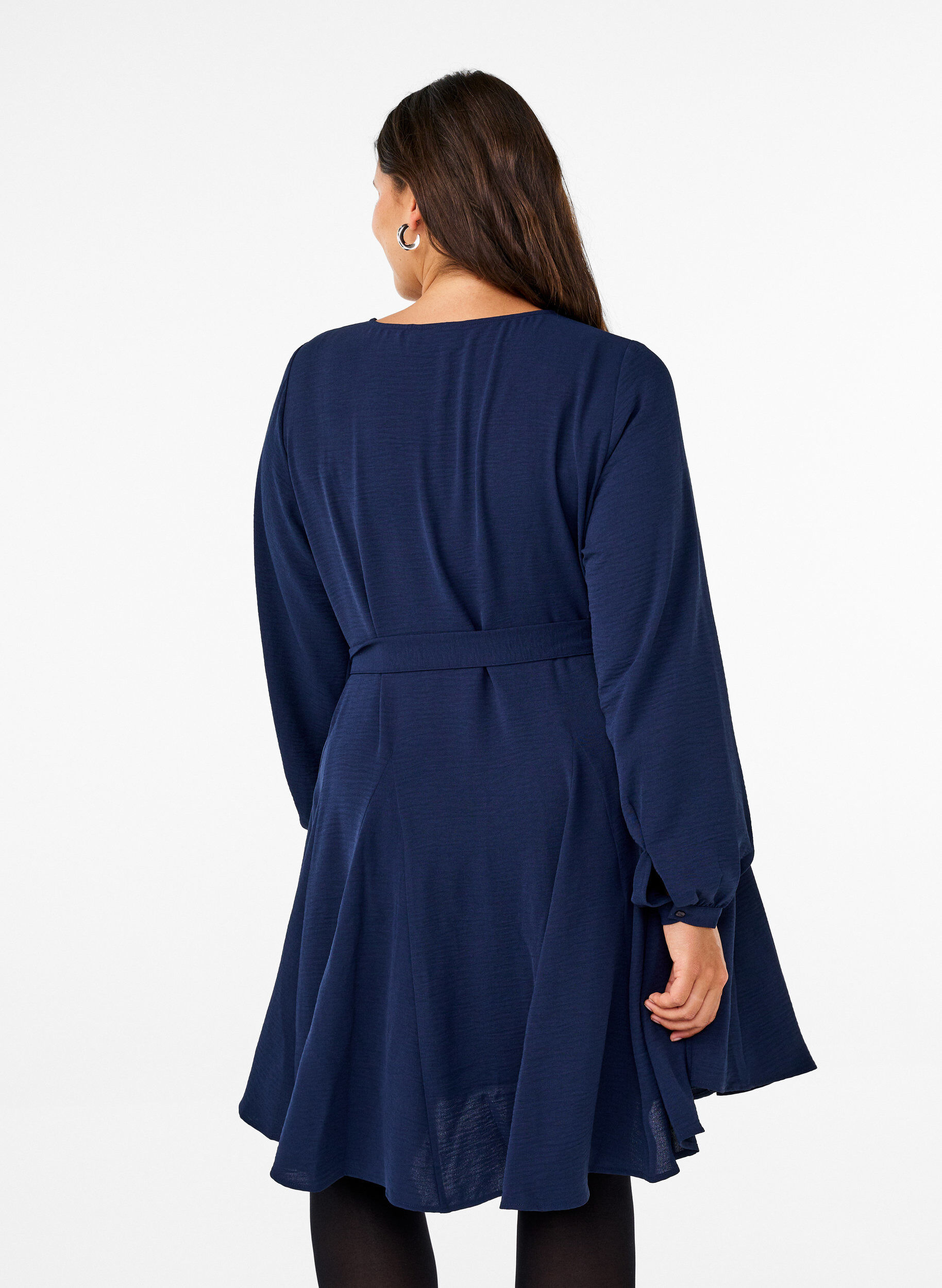 Zizzi Jurk met lange mouwen en een riem met een striksluiting, Navy Blazer, Model image number 1