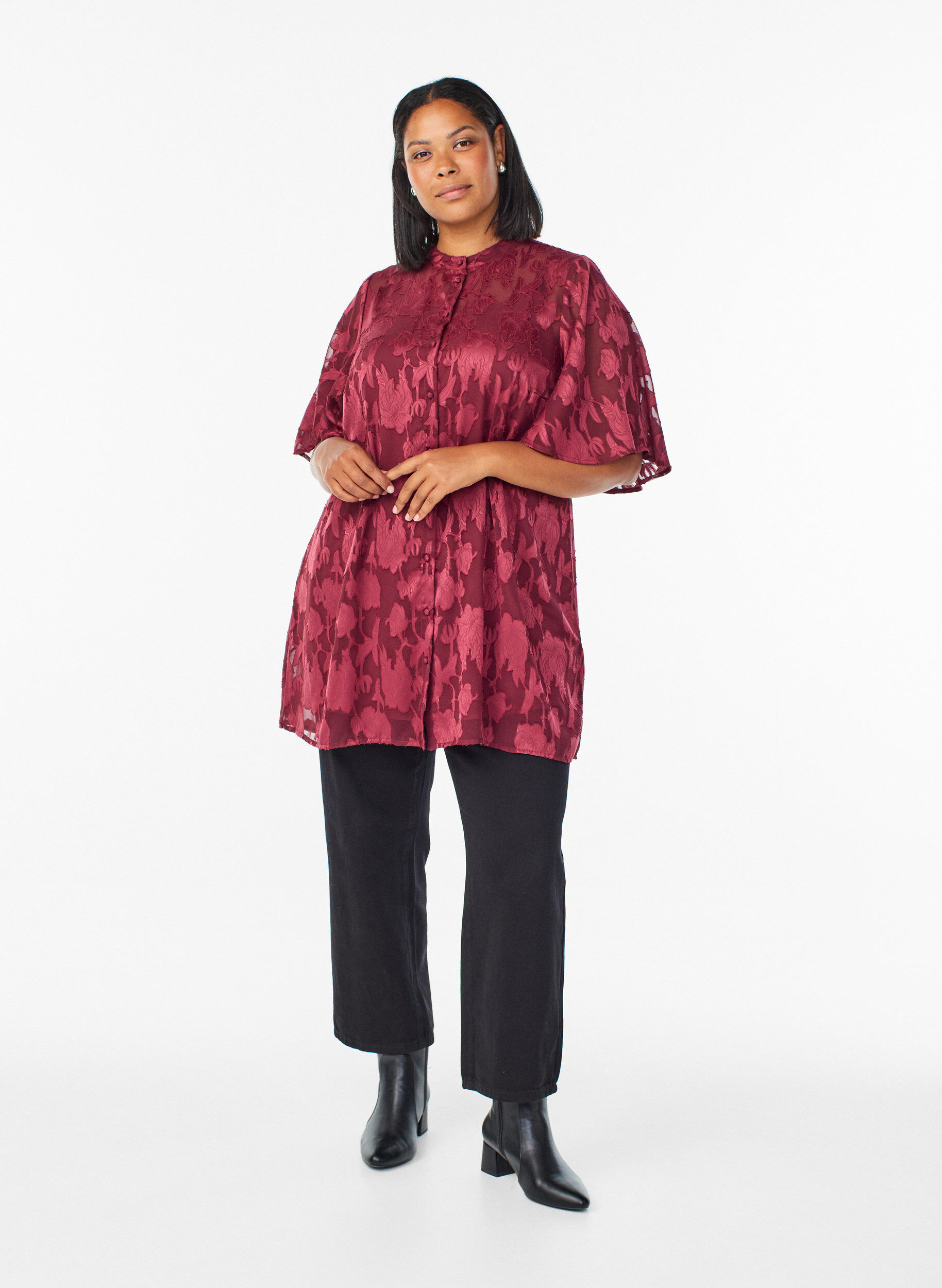 Zizzi Korte A-lijn jurk met een bloemenpatroon, Donker Bordeaux, Model image number 1