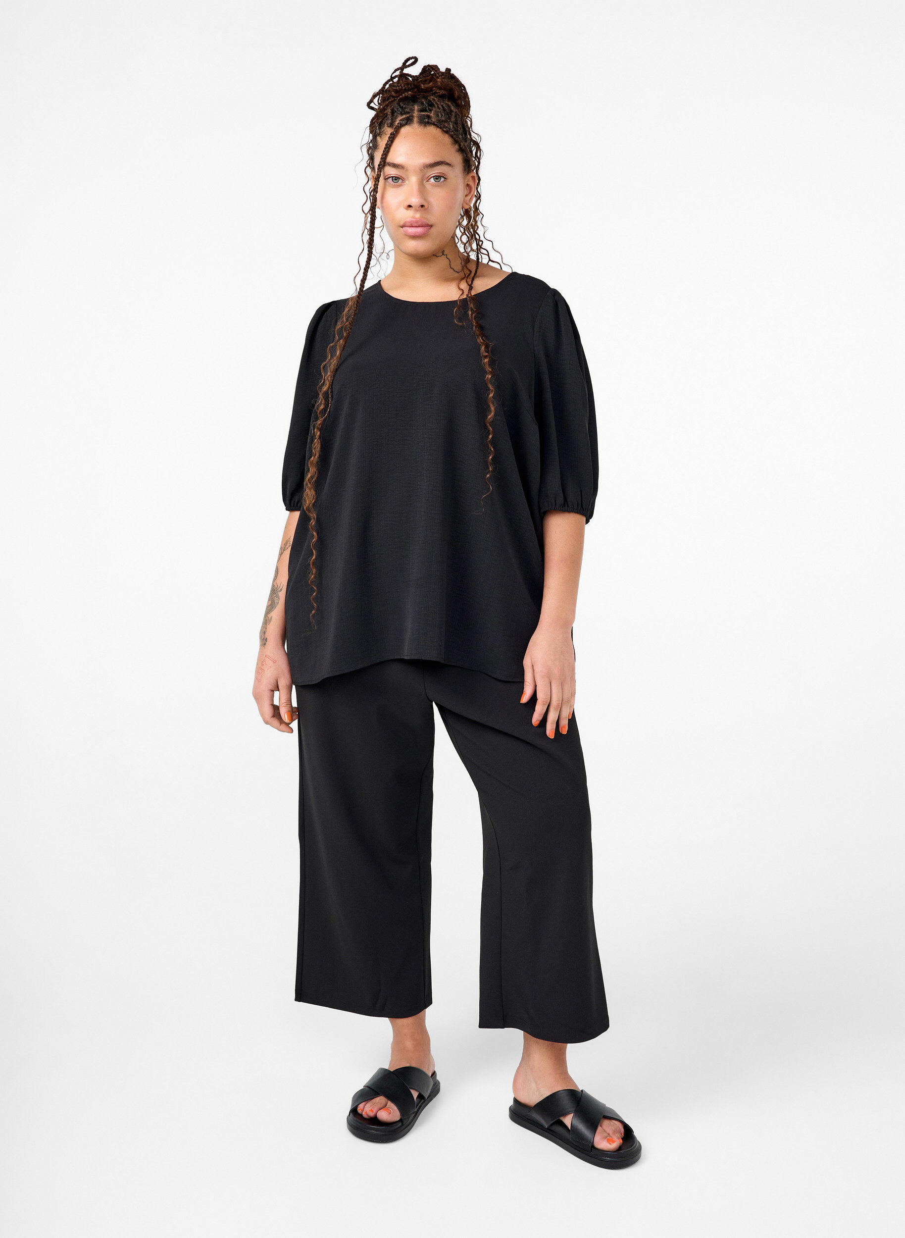 Zizzi Blouse met korte mouwen en een strik op de rug, Black, Model image number 3
