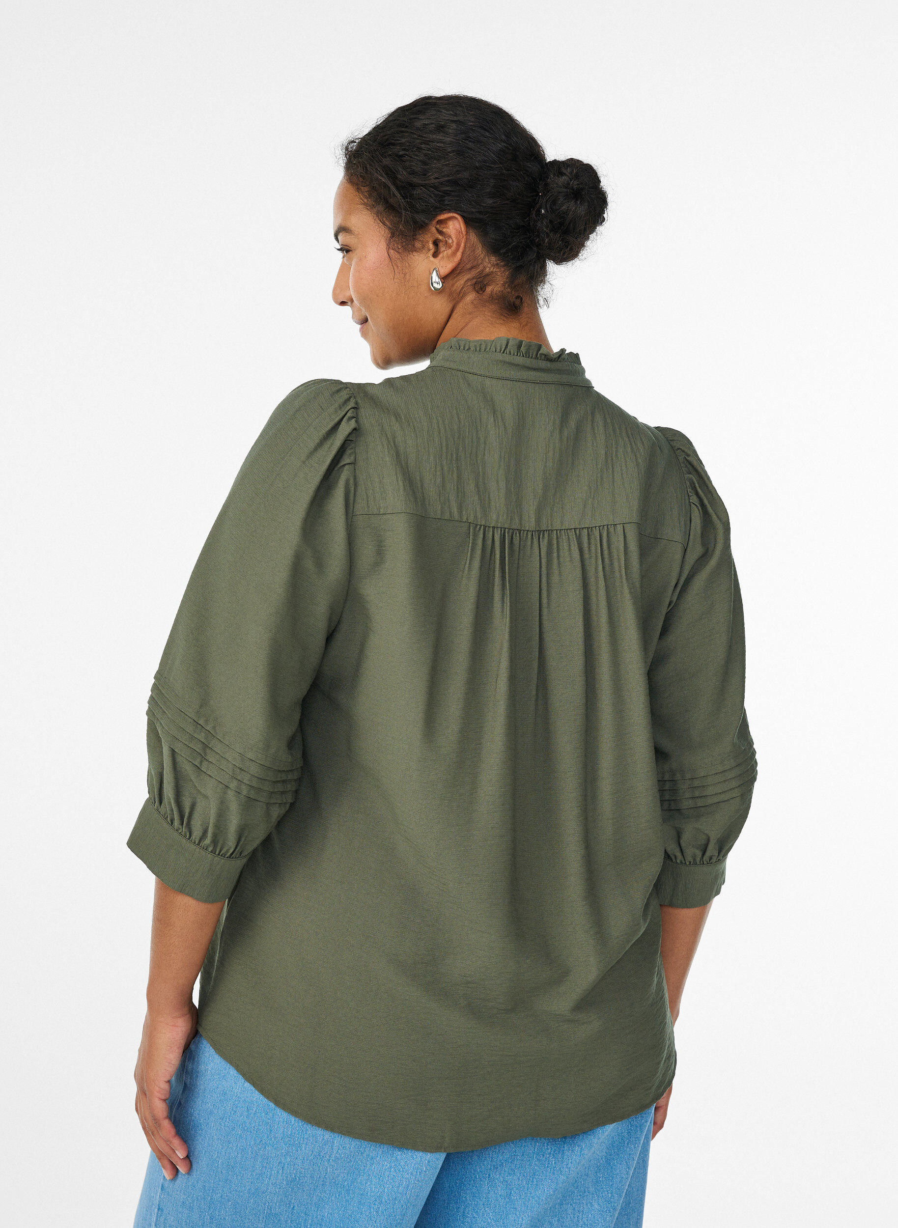 Zizzi Blouse met 3/4 mouwen en decoratieve plooien, Groen, Model image number 2