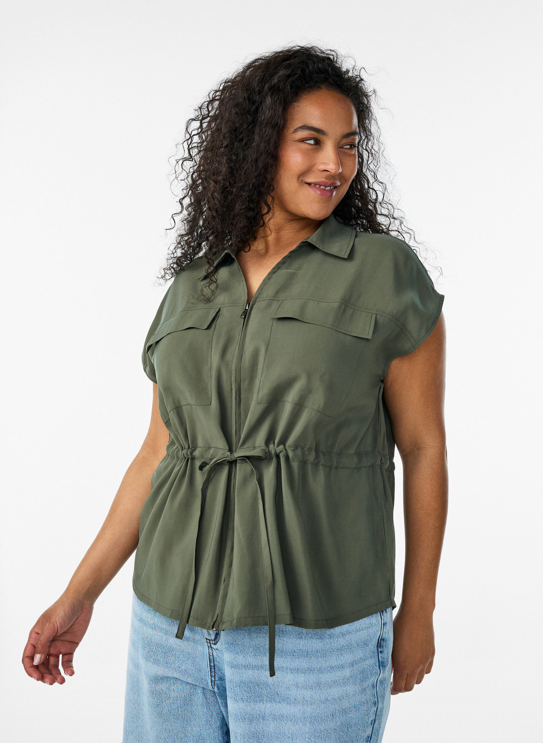 Modal vest met ritssluiting en strikceintuur, Groen, Model