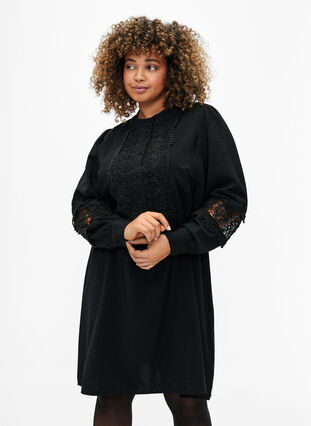 Viscose jurk met gehaakte details, Black, Model image number 0