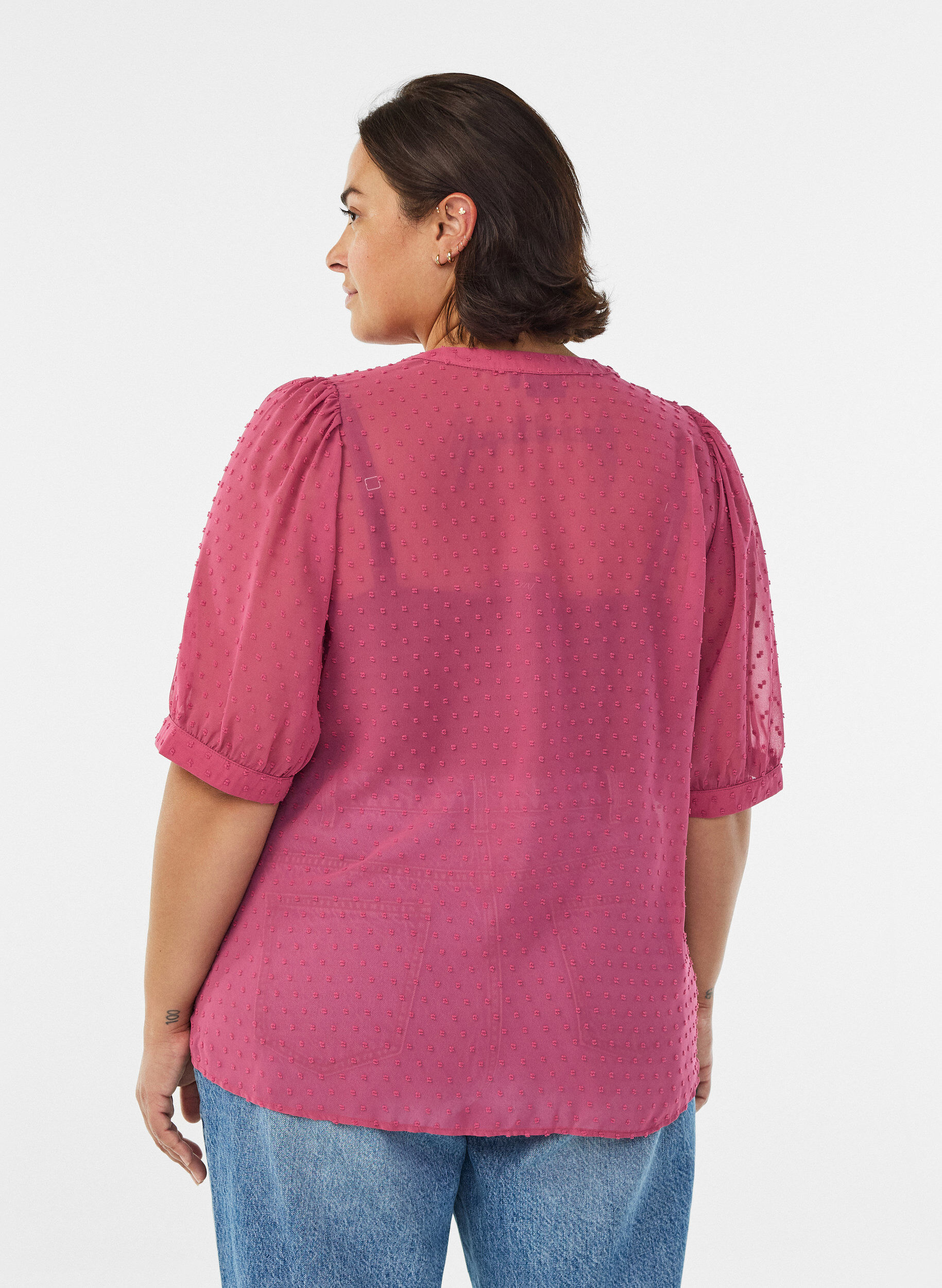 Zizzi Blouse met korte mouwen en een gestippelde textuur, Roze, Model image number 2