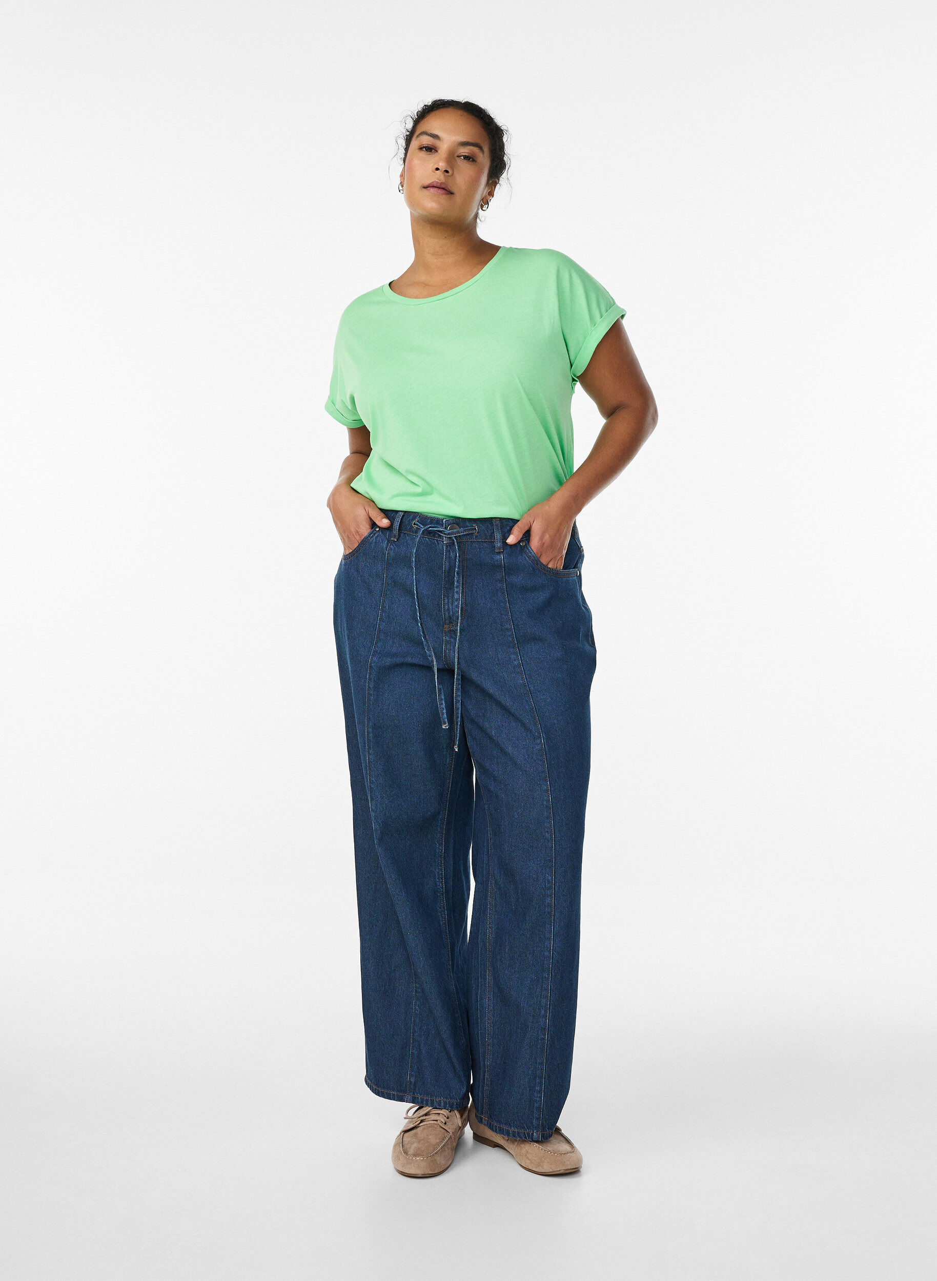 Zizzi T-shirt met korte mouwen van katoenmix, Groen, Model image number 1