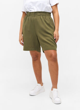 Losse viscose shorts, Ivy Green, Model image number 1