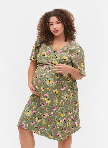 Zwangerschapsjurk in viscose met wikkel, Green Flower Print, Model image number 0